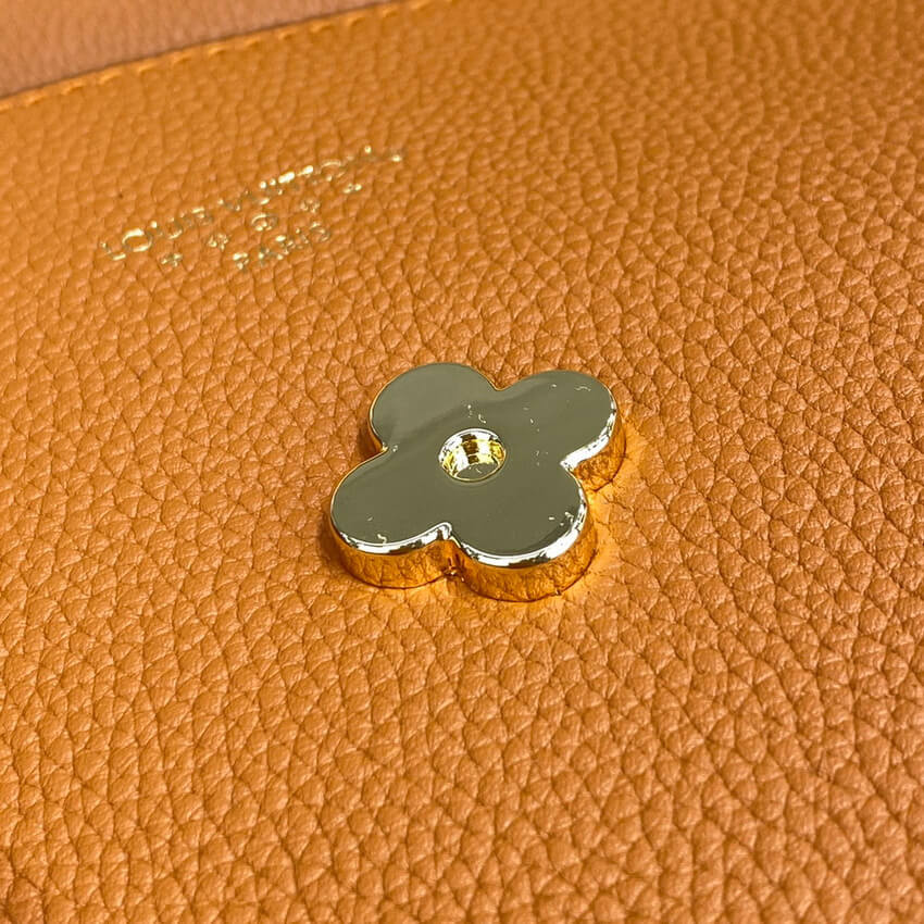 Louis Vuitton LV Pont 9 Soft PM M58729 Golden Siena