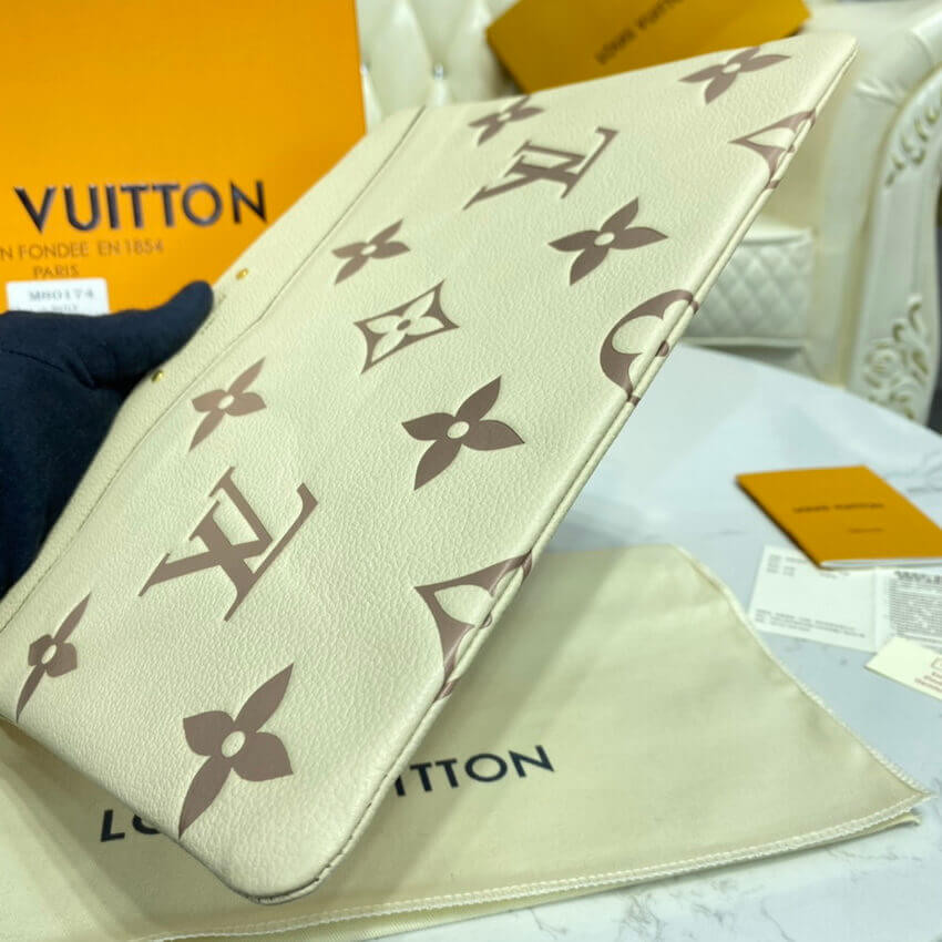 Louis Vuitton Daily Pouch M80174 Cream