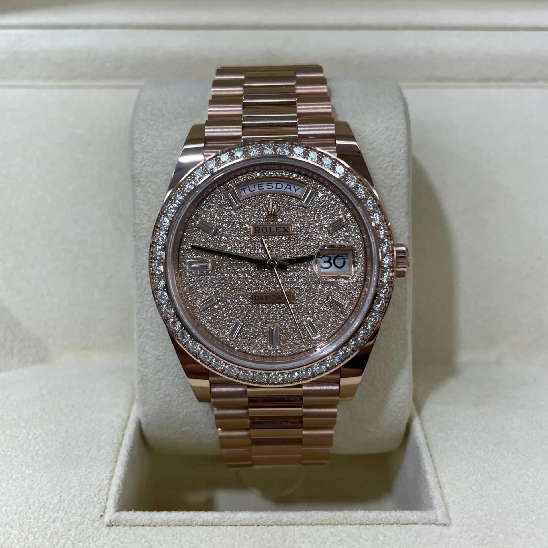 Rolex  Day-Date 40mm Diamonds Paved Dial 228345rbr-0002
