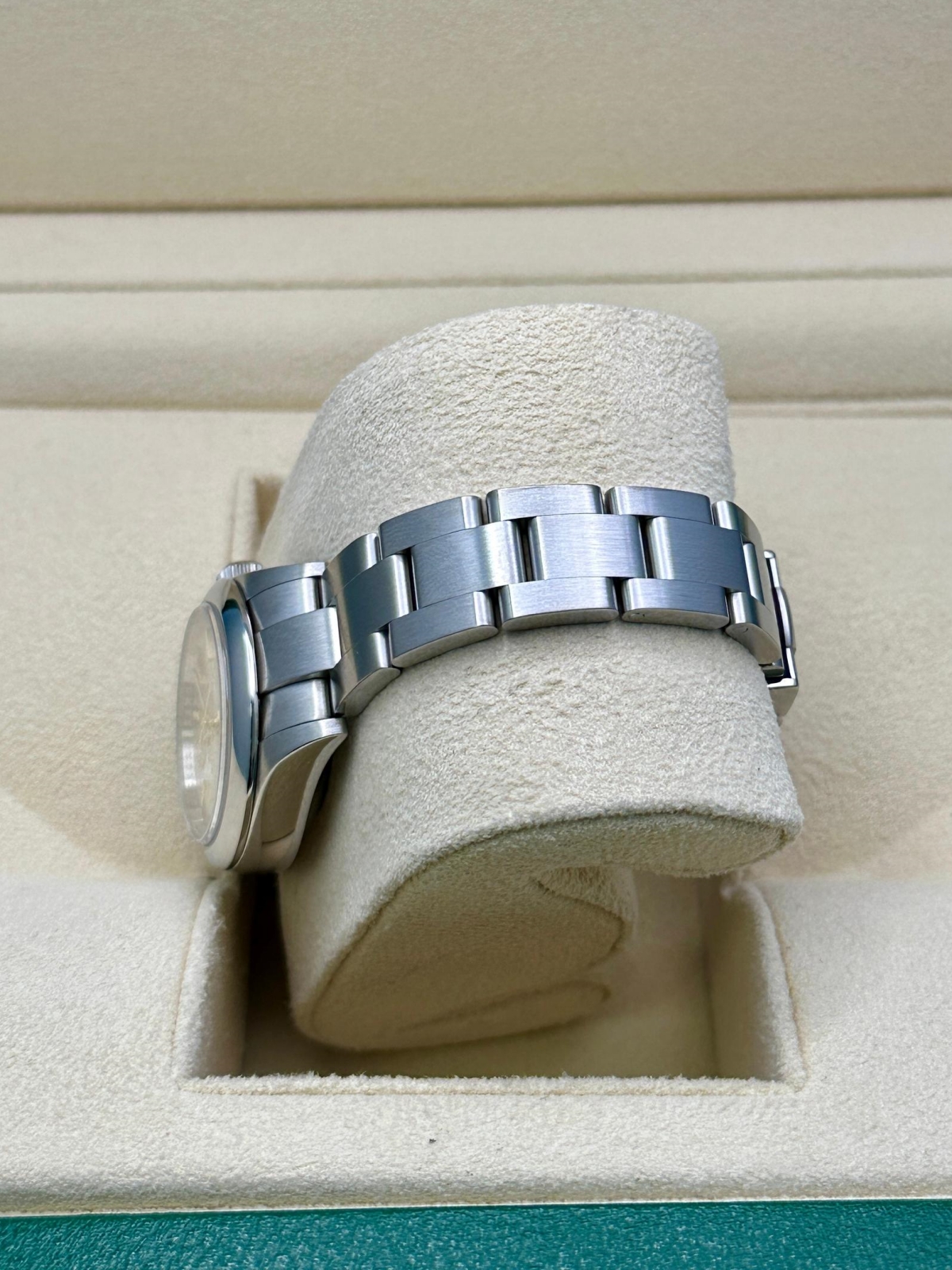 Rolex Oyster Perpetual 28mm 276200-0001 Silver Dial Oyster Bracelet Watch