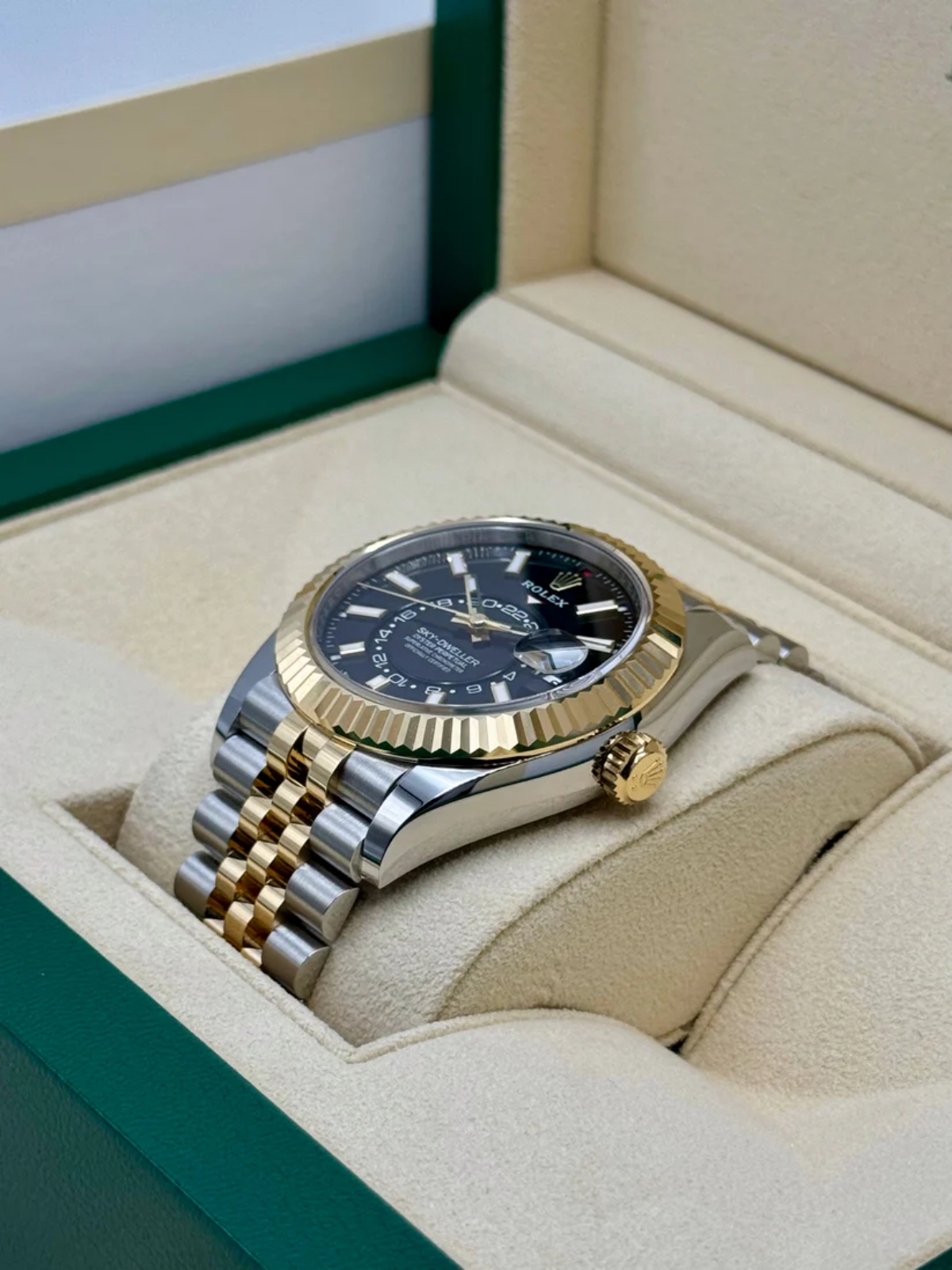 Rolex  Sky-Dweller 42mm 336933-0004 Two-Tone Yellow Gold Black Dial Jubilee