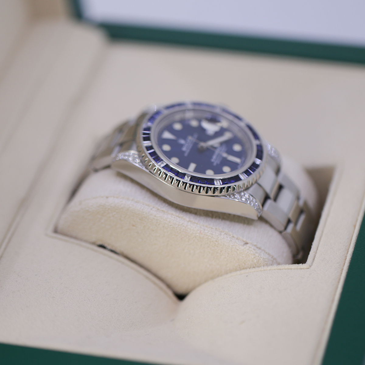 Rolex Submariner 40mm 116610LN Oyster Perpetual Date Aftermarket Dial, Diamond Bezel and Lugs Watch