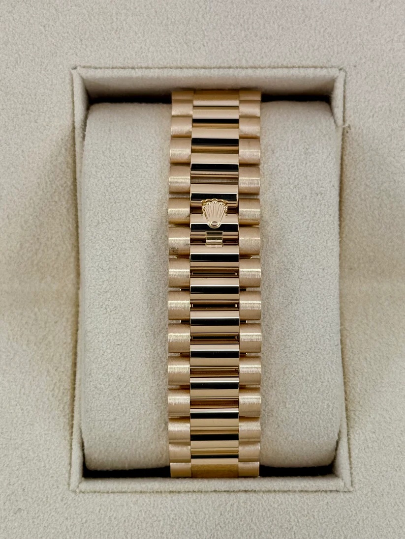 Rolex Day-Date 40mm Yellow Gold President  Mother of Pearl Diamond Baguette Dial - 228238