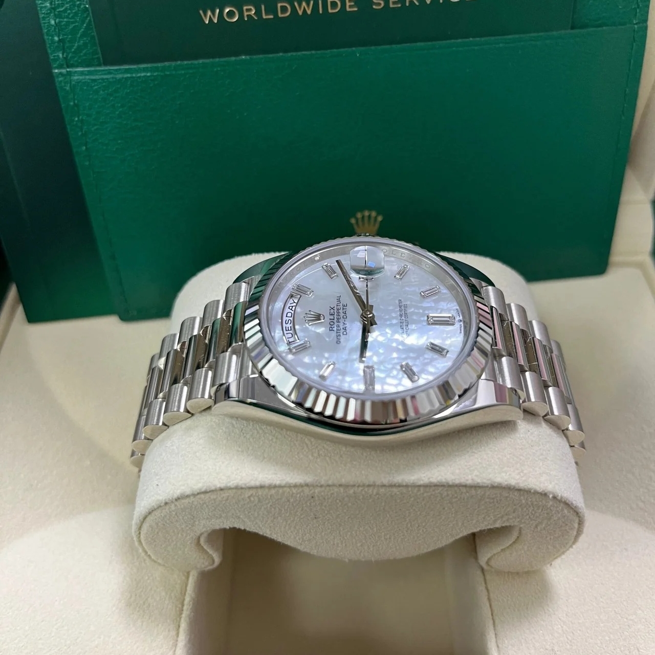 Rolex  Day-Date 228236-0026 Mother Of Pearl Diamonds Dial
