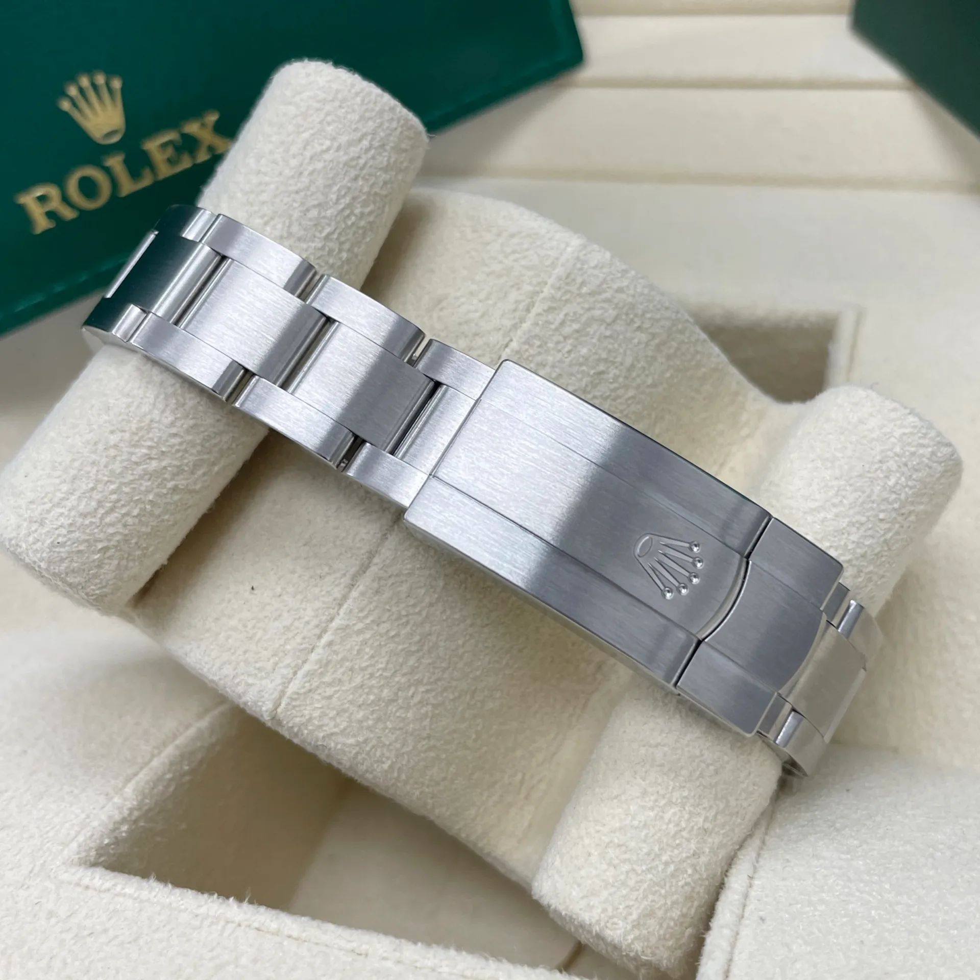 Rolex Oyster Perpetual 31mm 277200 Yellow Index