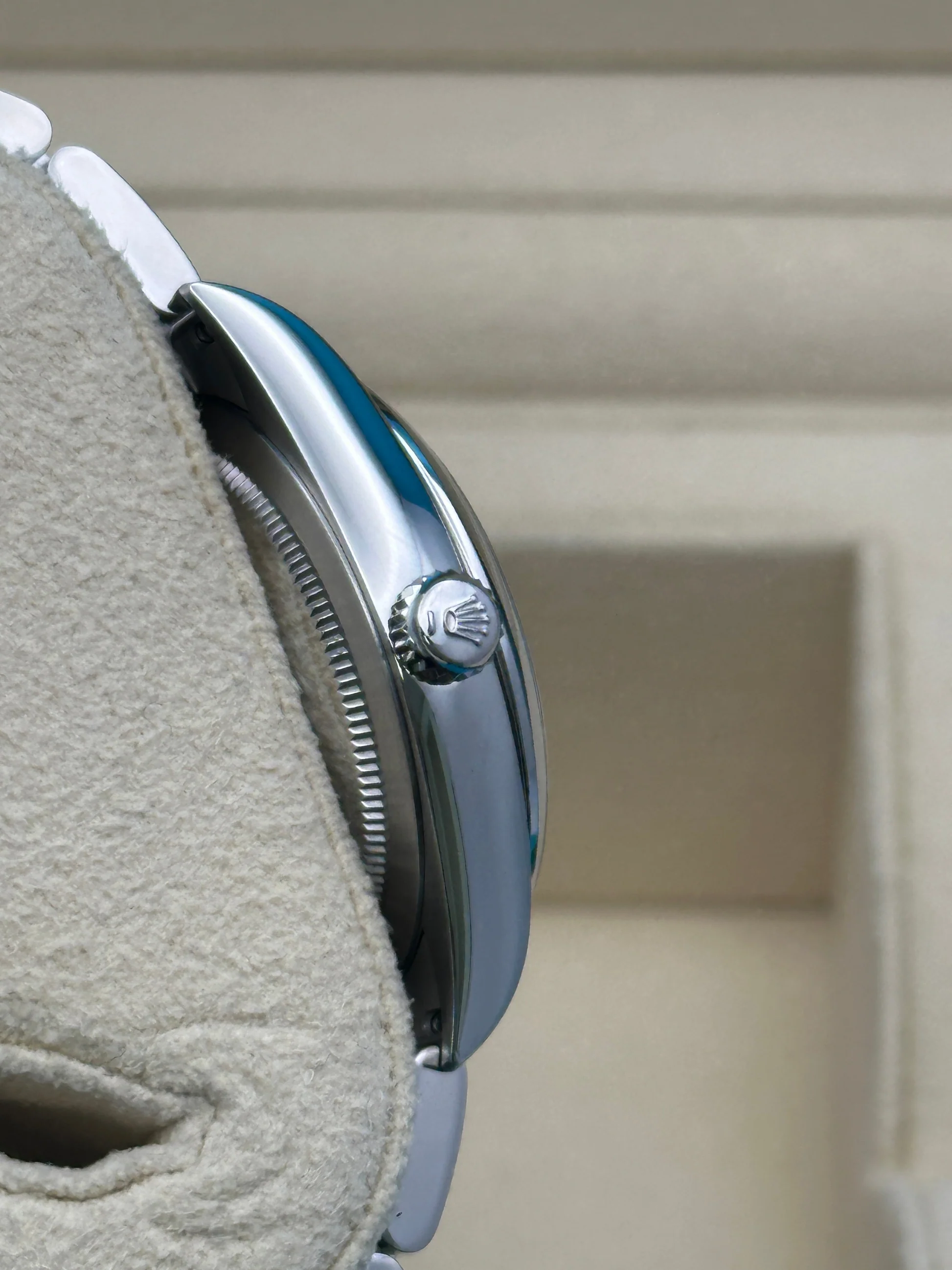 Rolex Oyster Perpetual 34mm 124200-0001 Silver Dial Oyster Stainless Steel Bracelet