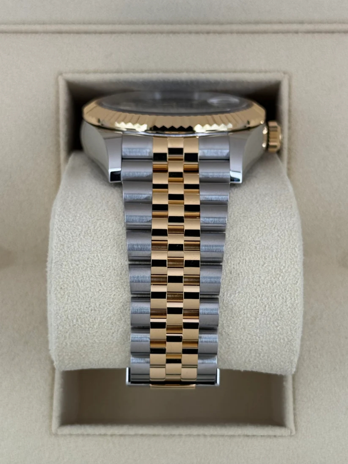 Rolex  Sky-Dweller 42mm 336933-0004 Two-Tone Yellow Gold Black Dial Jubilee