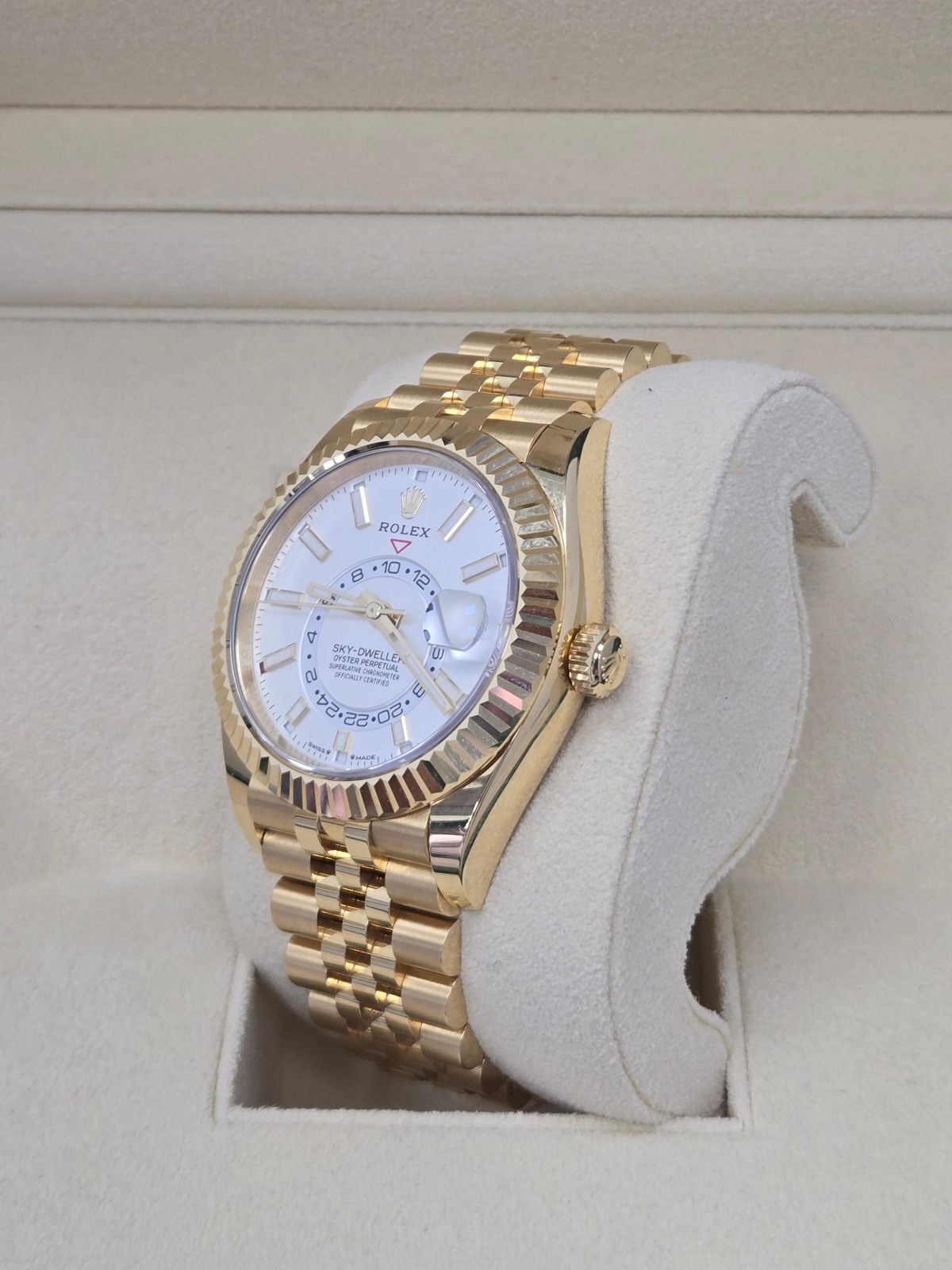 Rolex  Sky-Dweller 42mm 336938-0006 Yellow Gold White Dial Jubilee
