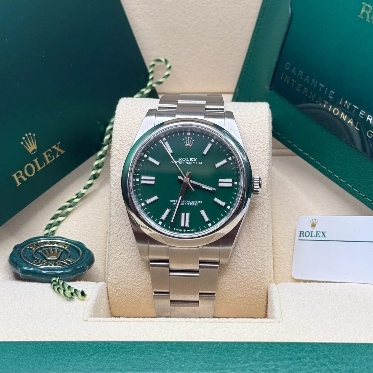 Rolex Oyster Perpetual 41mm 124300-0005 Green Index Dial & Smooth Bezel Oyster Bracelet Men’s Watch