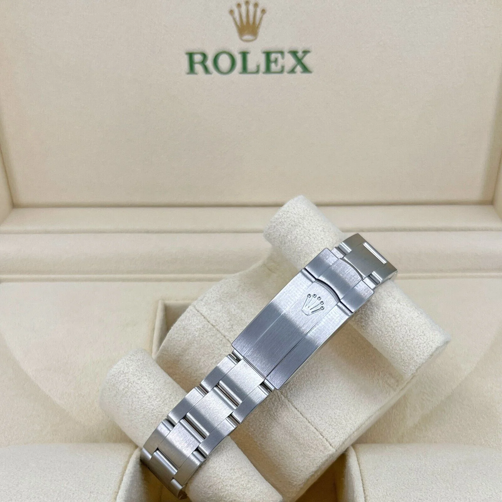 Rolex Oyster Perpetual 31mm 277200-0001 Silver Dial Oyster Bracelet Watch