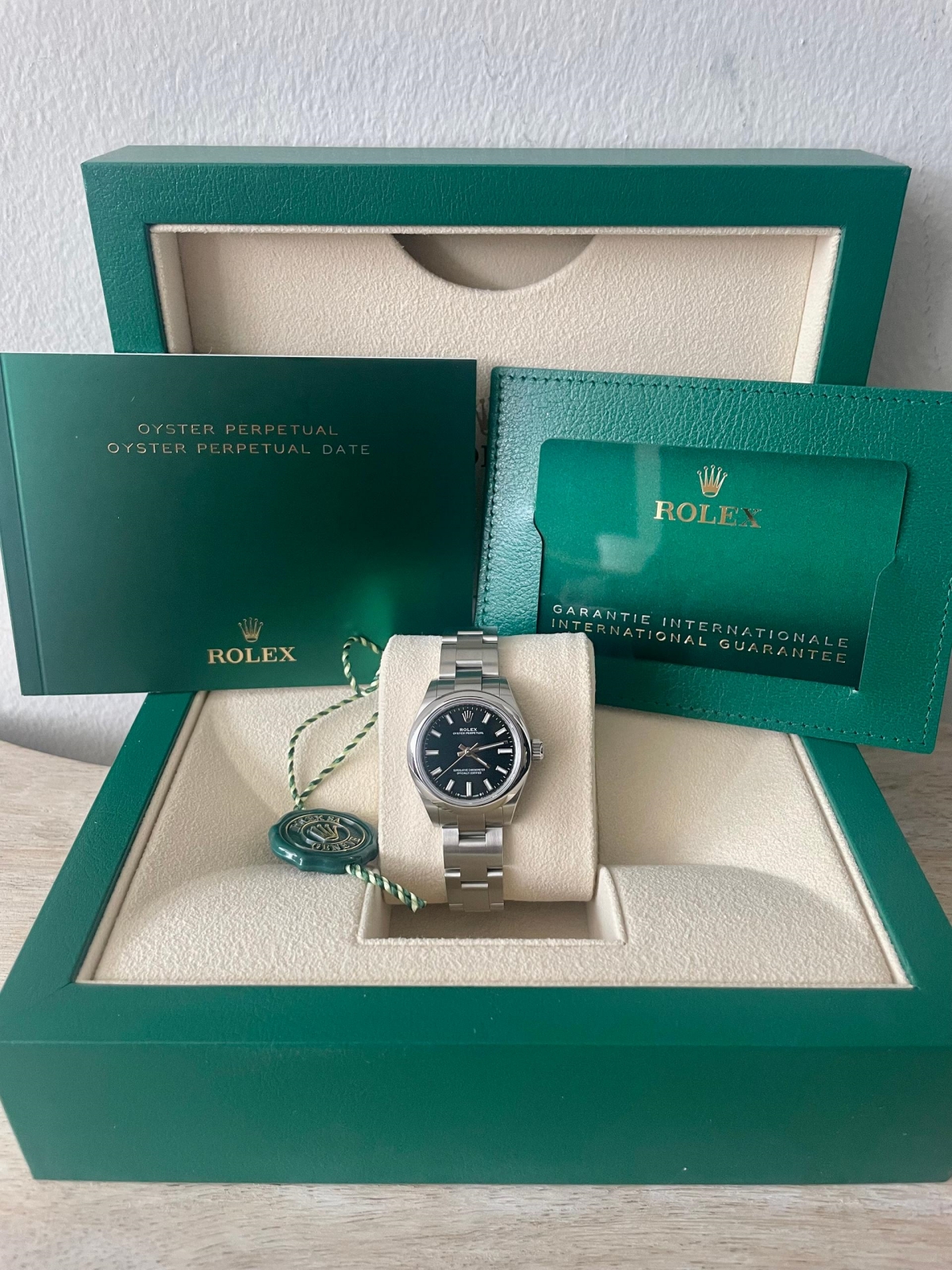 Rolex Oyster Perpetual 28mm 276200-0010 Black Dial Oyster Bracelet Watch