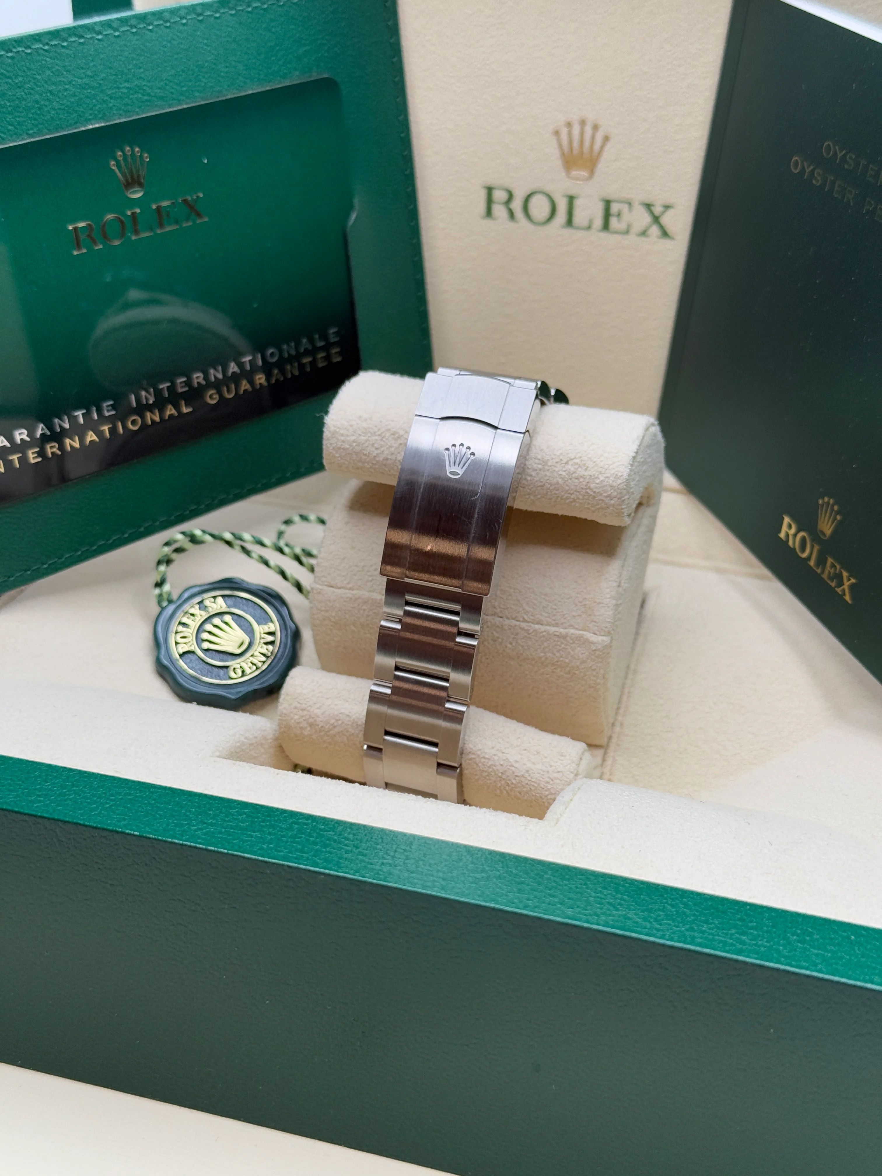 Rolex Oyster Perpetual 36mm 126000-0001 Silver Dial Oyster Bracelet