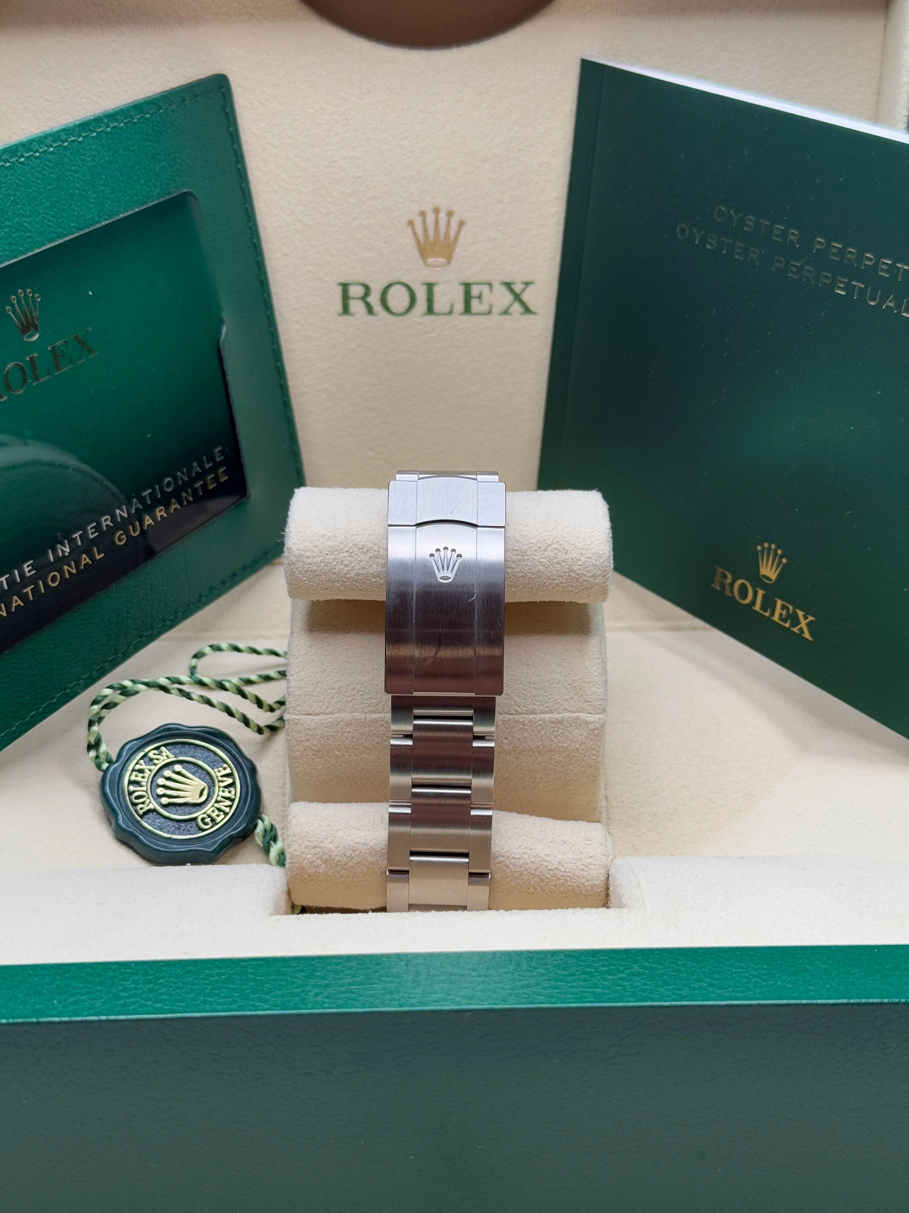 Rolex Oyster Perpetual 36mm 126000-0001 Silver Dial Oyster Bracelet