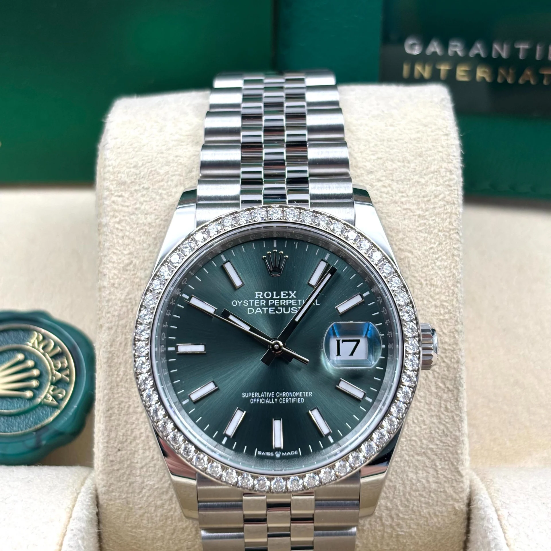 Rolex  Datejust 36mm 126284 Green Dial Jubilee Bracelet