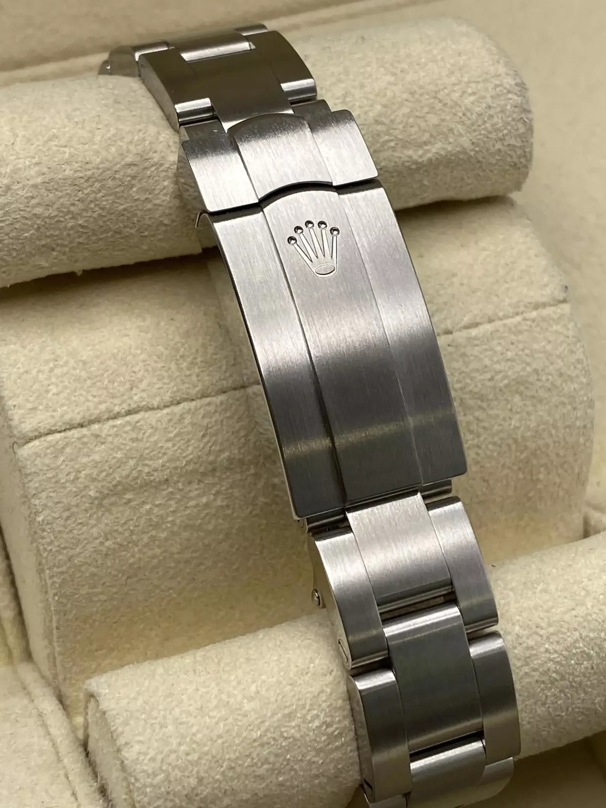 Rolex Oyster Perpetual 28mm 276200-0010 Black Dial Oyster Bracelet Watch