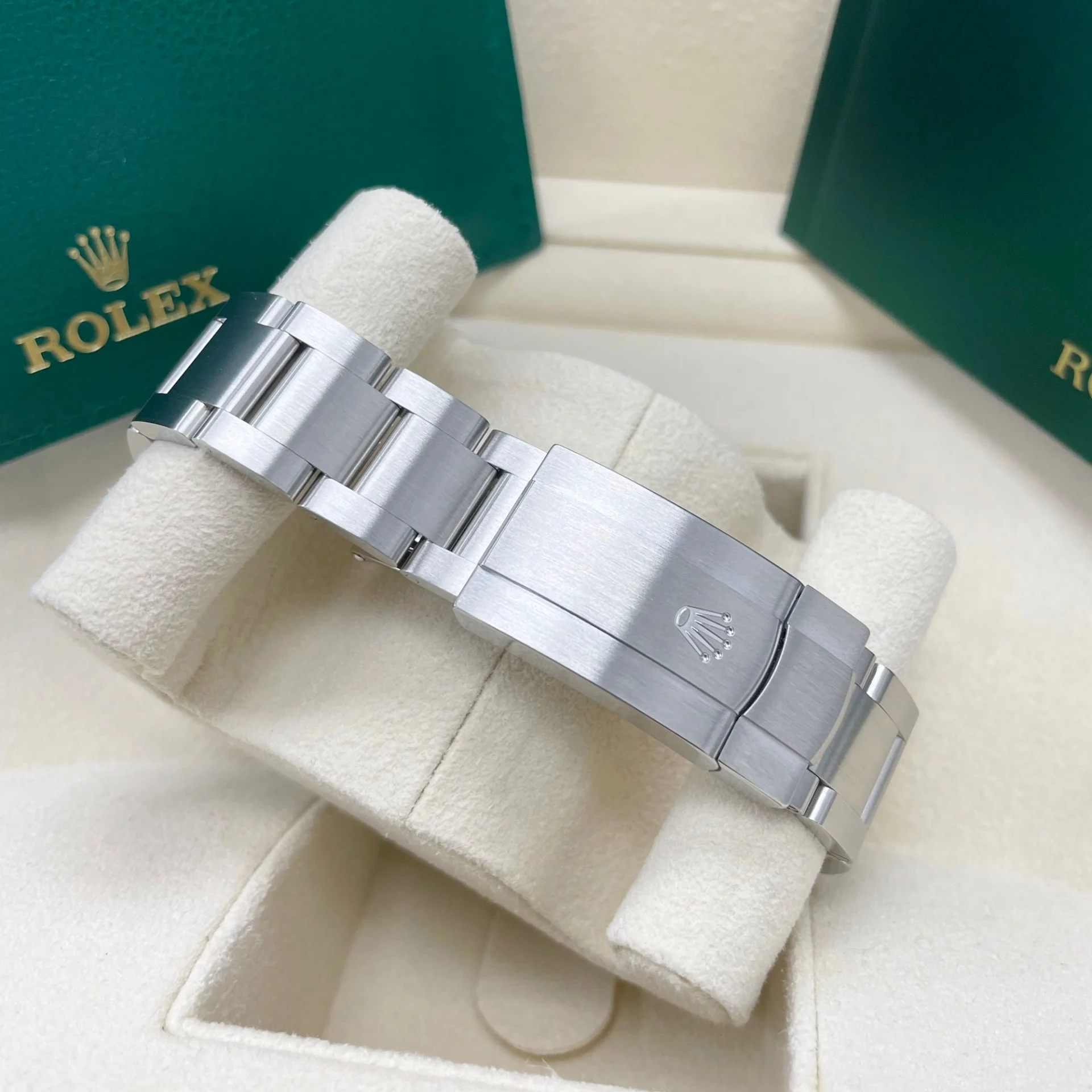 Rolex Oyster Perpetual 41mm 124300-0004 Yellow Dial