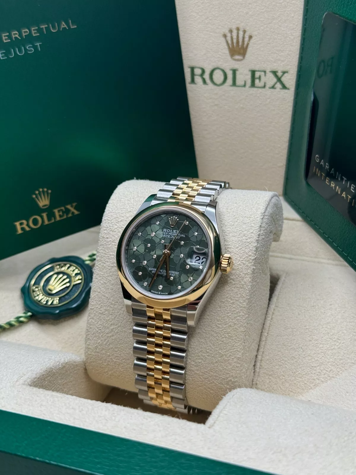 Rolex Datejust m278243-0031/0032 31mm Green Dial watch