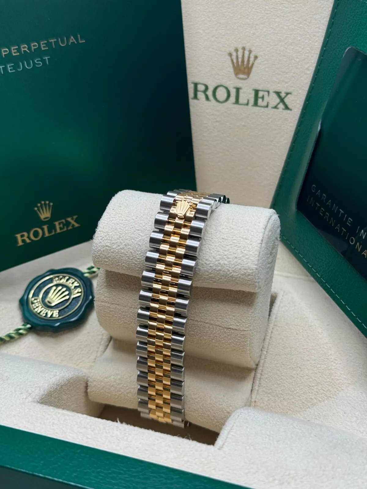 Rolex Datejust m278243-0031/0032 31mm Green Dial watch