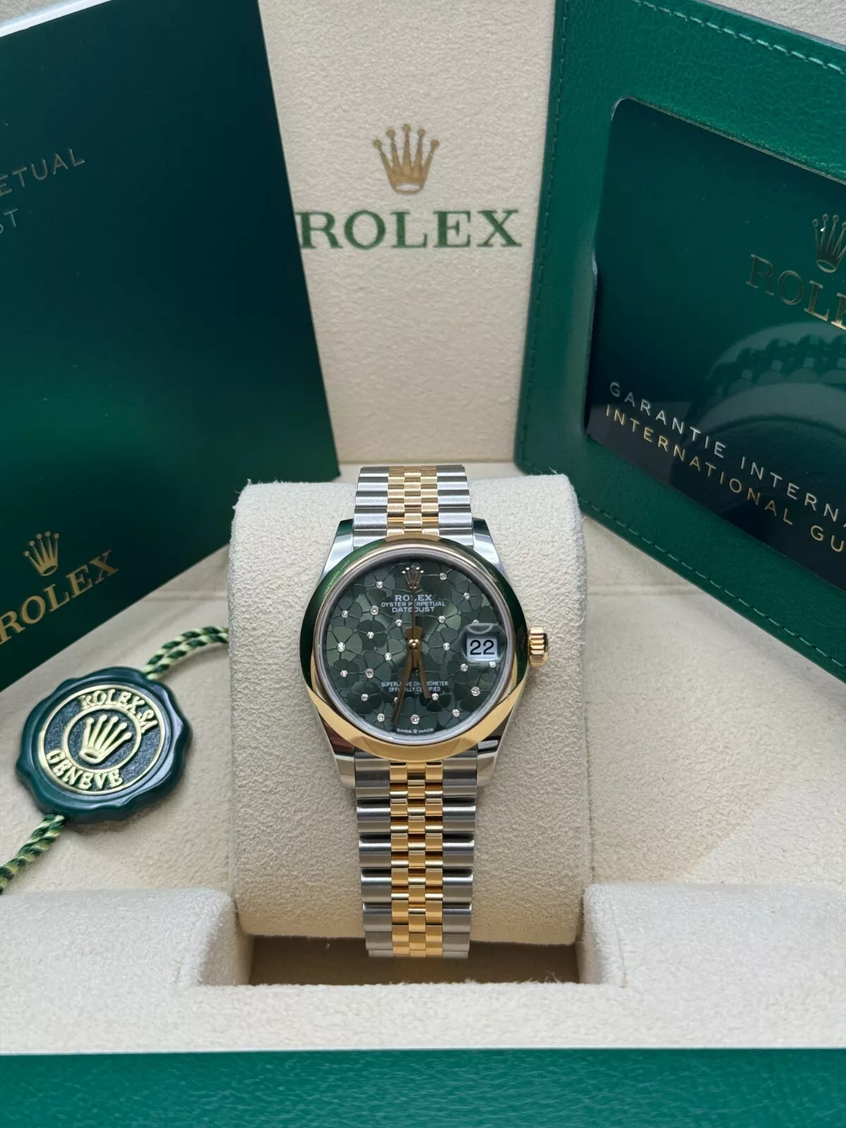 Rolex Datejust m278243-0031/0032 31mm Green Dial watch