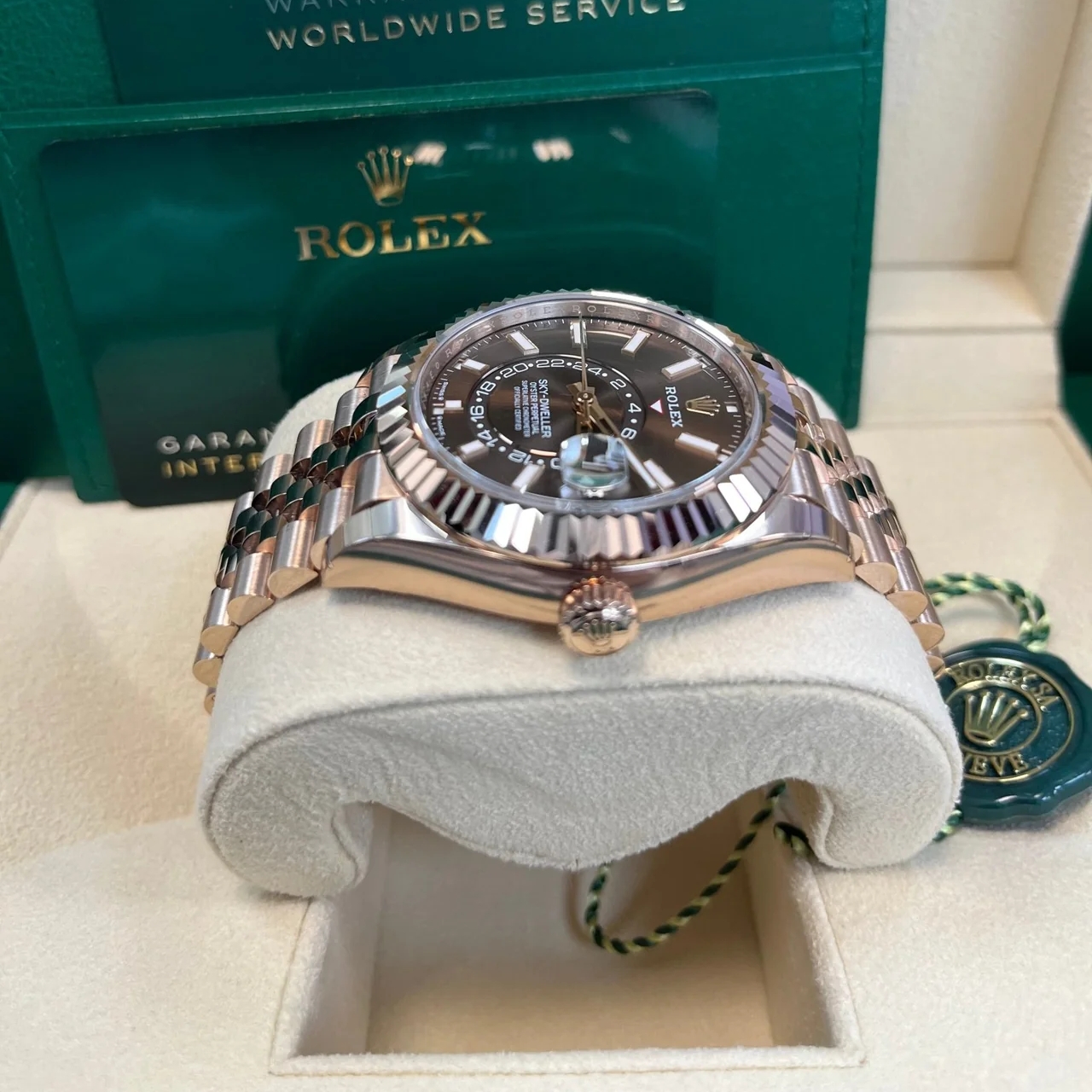 Rolex  Sky-Dweller 42mm 336935-0006 Rose Gold Chocolate Dial Jubilee