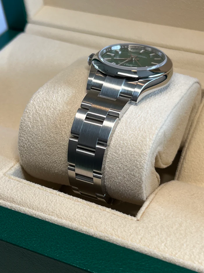 Rolex Oyster Perpetual 31mm 277200-0006 Green Dial Oyster Bracelet Watch