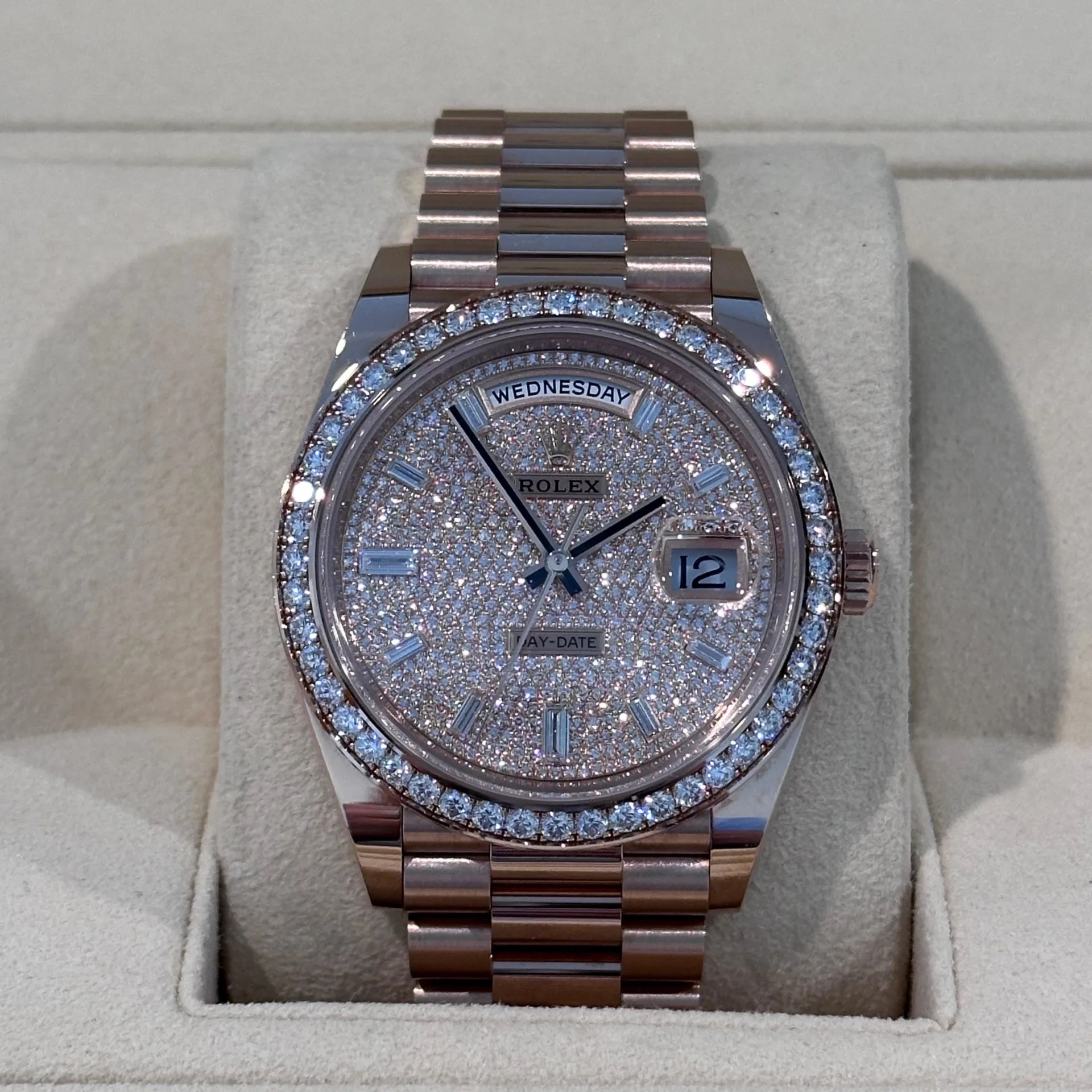 Rolex  Day-Date 40mm Diamonds Paved Dial 228345rbr-0002