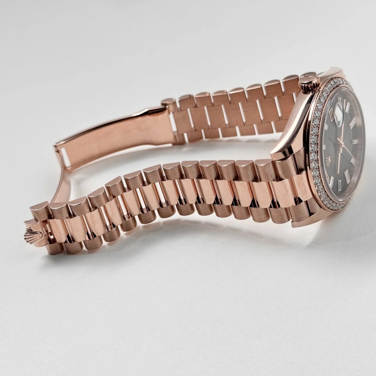 Rolex  Day-Date 40mm Eisenkiesel / Diamonds Dial 228345rbr-0016