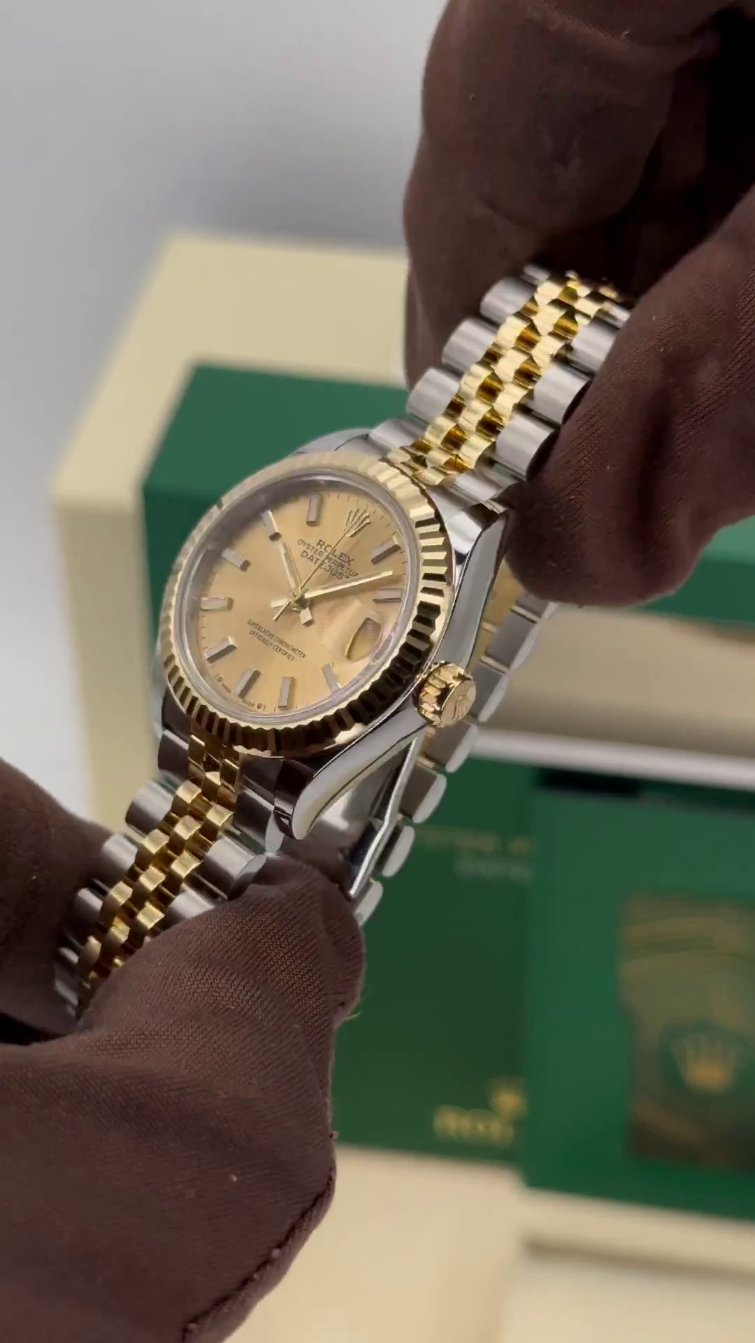 Rolex Lady-Datejust 28mm 279173 Champagne Index Dial Oyster Bracelet