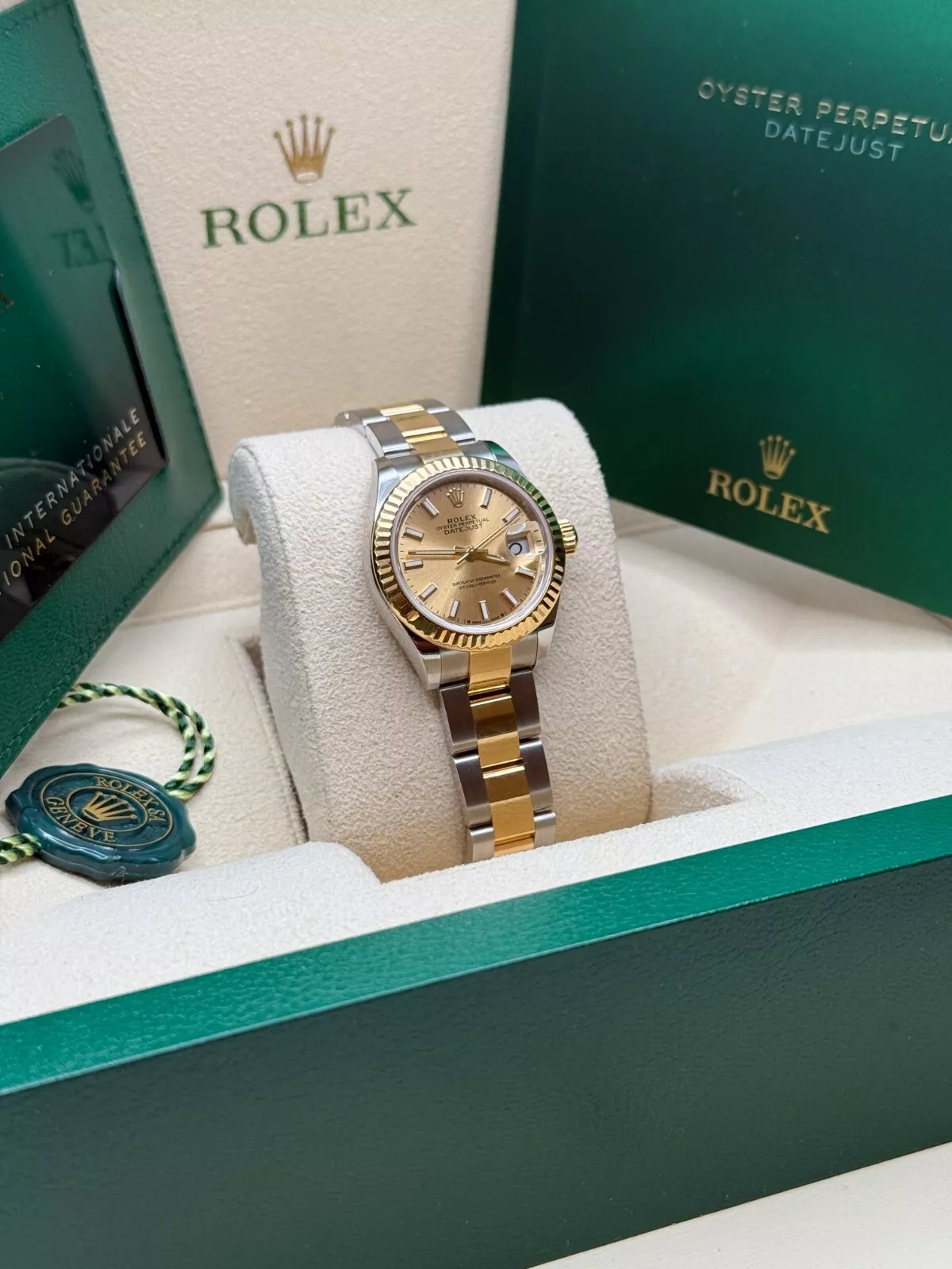 Rolex Lady-Datejust 28mm 279173 Champagne Index Dial Oyster Bracelet