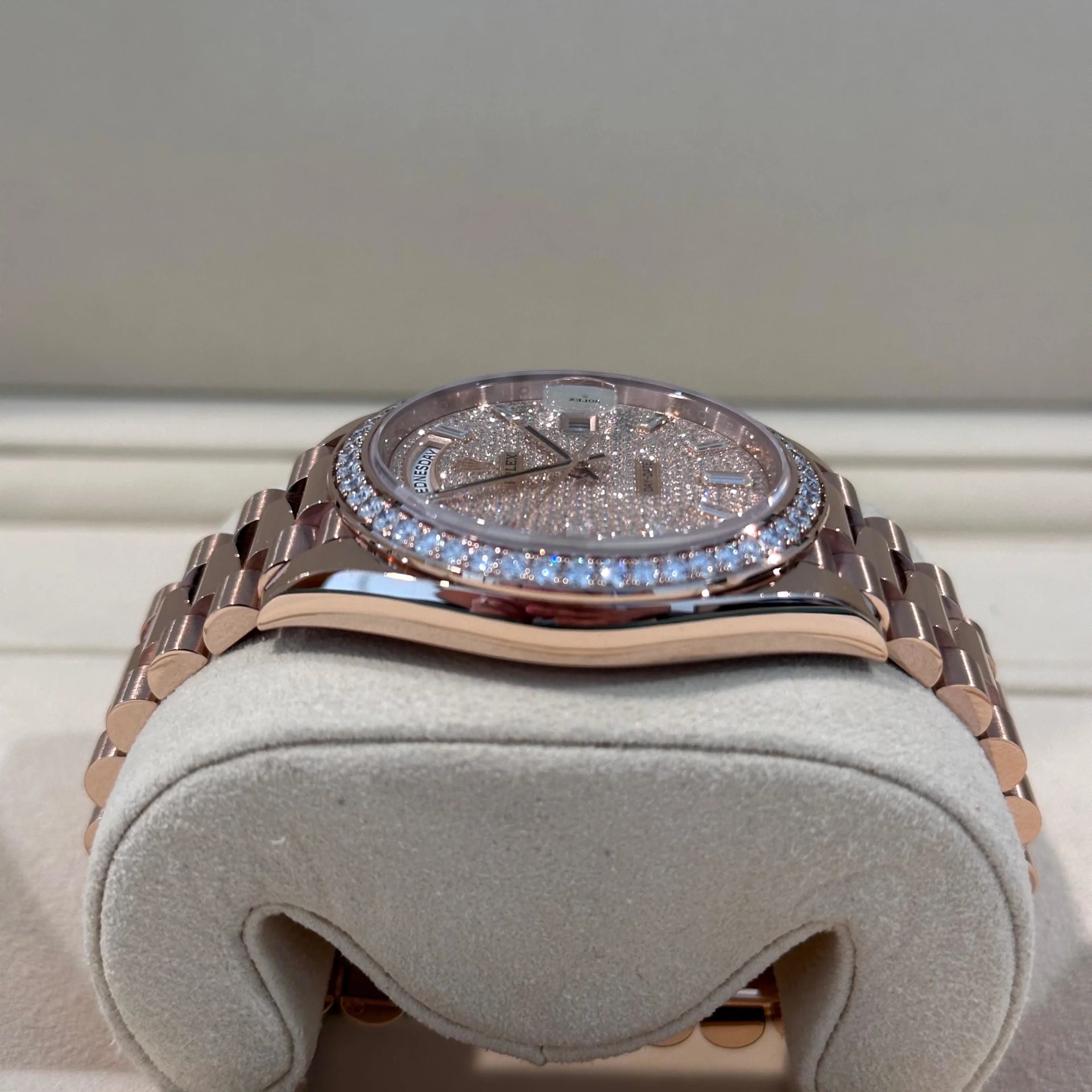 Rolex  Day-Date 40mm Diamonds Paved Dial 228345rbr-0002