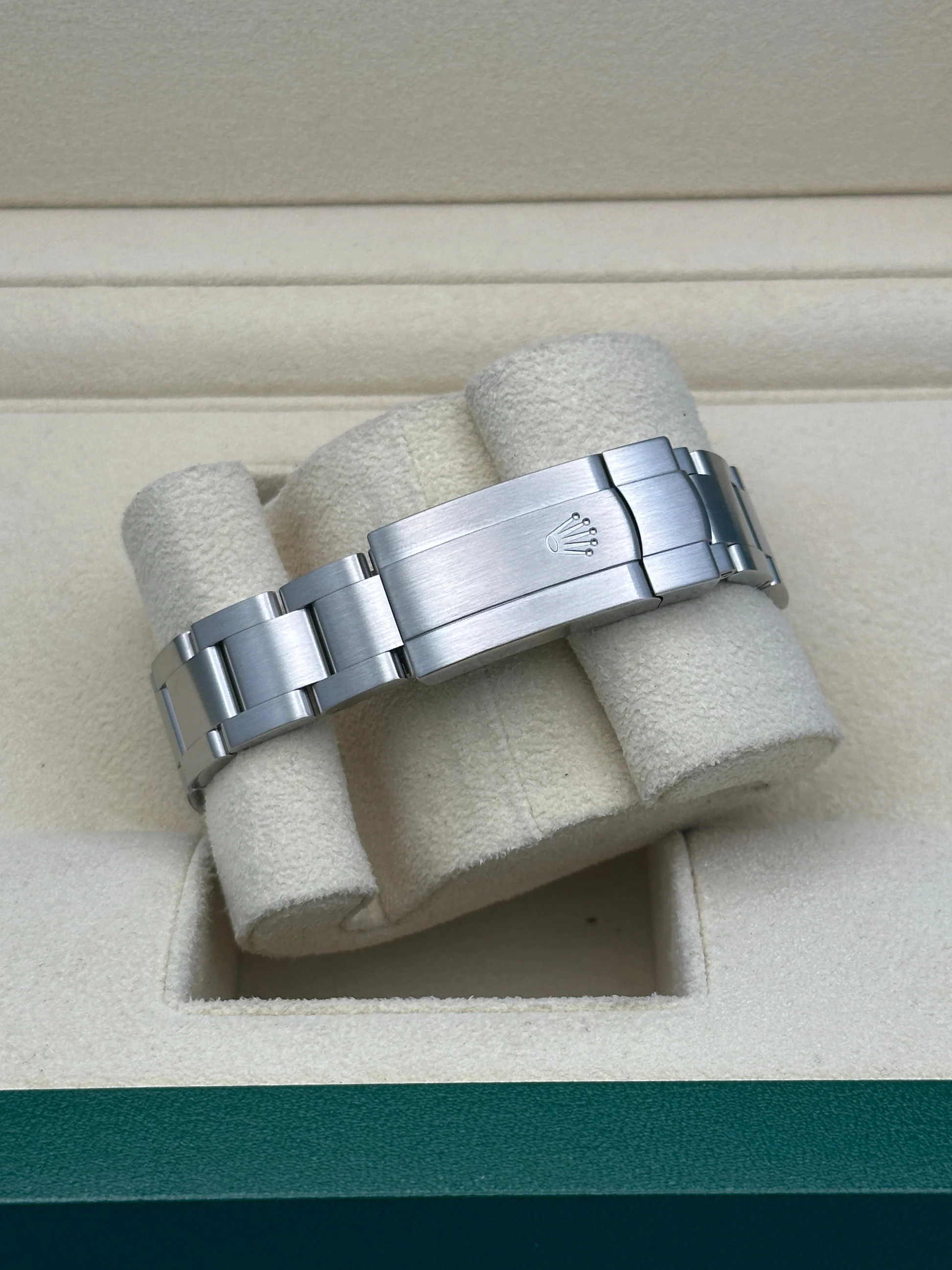 Rolex Oyster Perpetual 34mm 124200-0001 Silver Dial Oyster Stainless Steel Bracelet