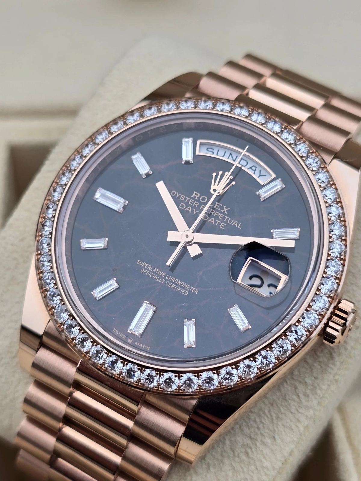 Rolex  Day-Date 40mm Eisenkiesel / Diamonds Dial 228345rbr-0016