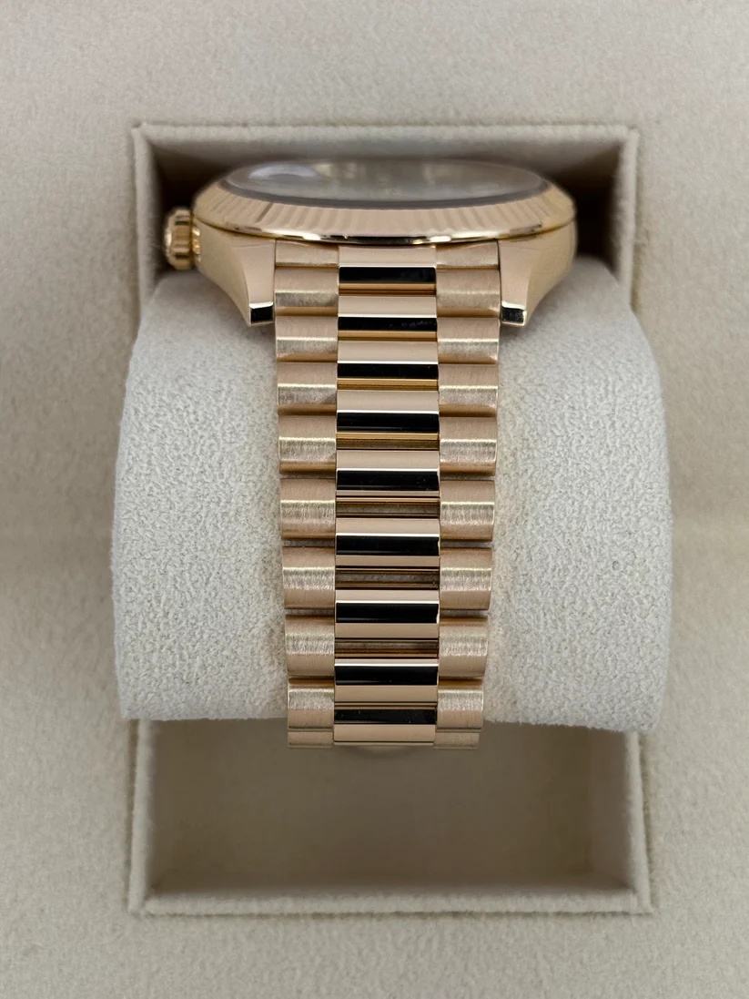 Rolex Day-Date 40mm Yellow Gold President  Mother of Pearl Diamond Baguette Dial - 228238