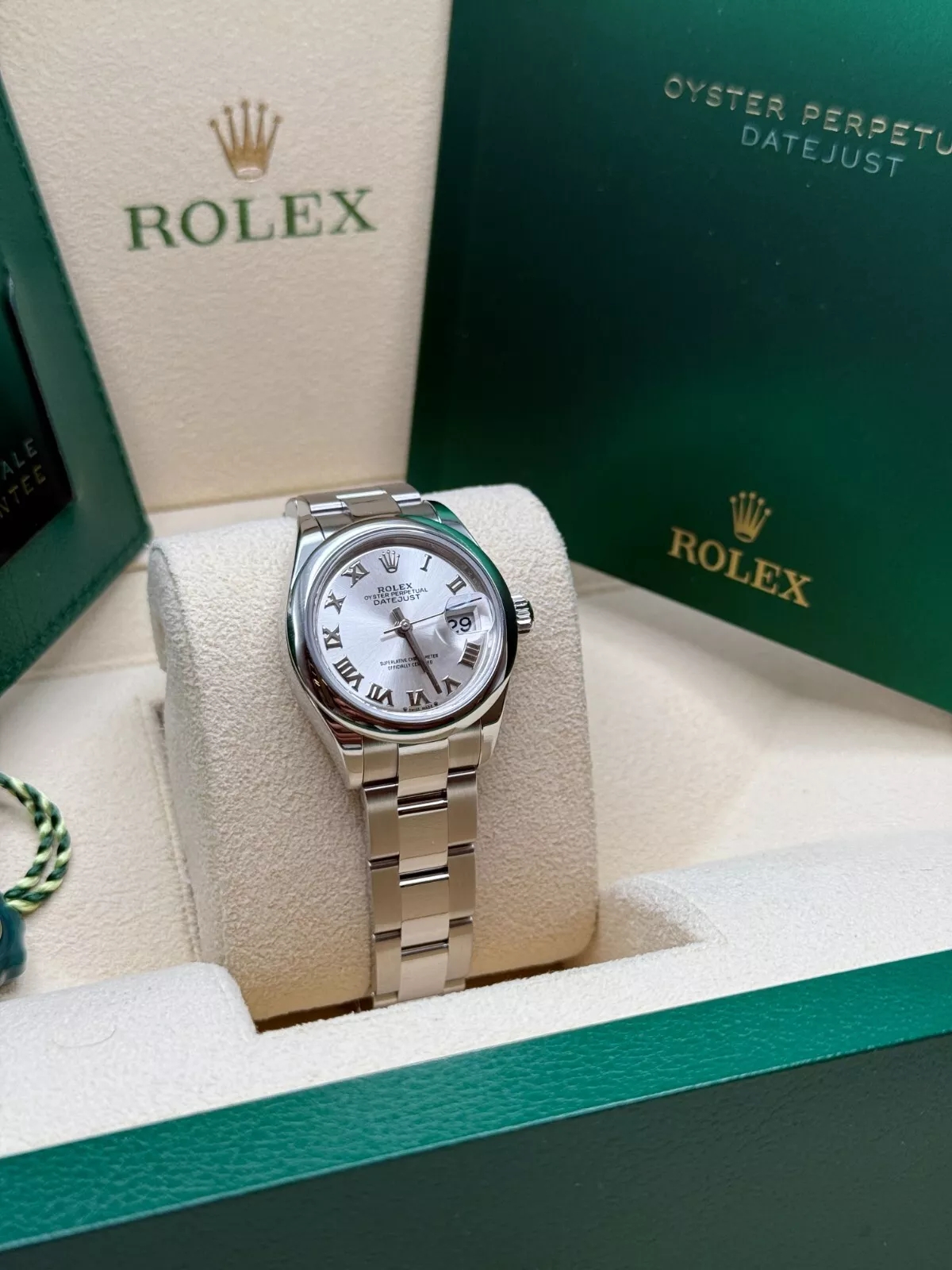 Rolex Lady-Datejust 28mm  m279160 Oyster Perpetual Silver Dial Oyster Bracelet