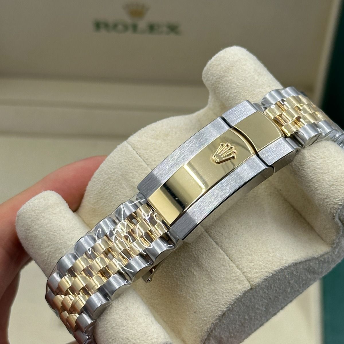 Rolex  Datejust 36mm 126203 Champagne Set with Diamonds Dial Domed Bezel Oyster Bracelet