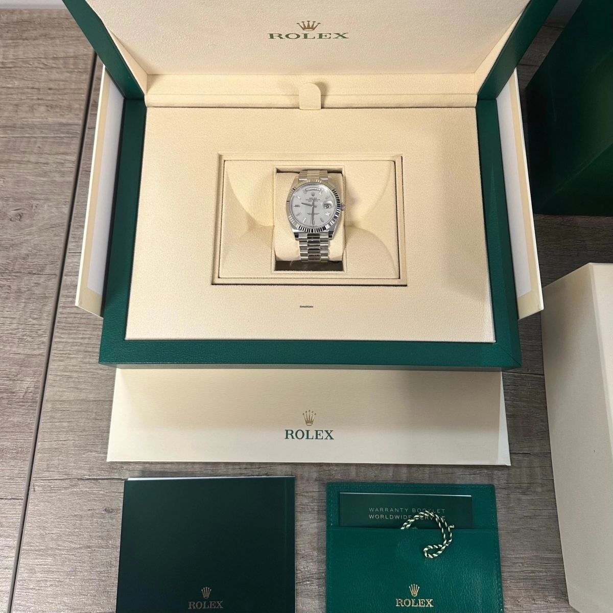 Rolex  Day-Date 228236-0026 Mother Of Pearl Diamonds Dial