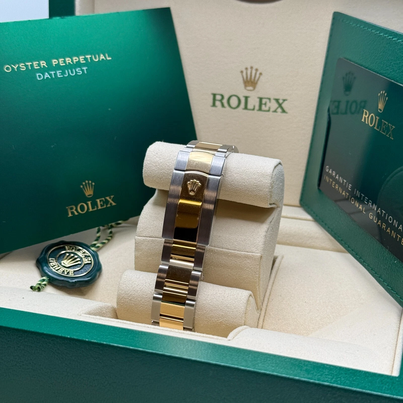Rolex  Datejust 41mm 126333 Champagne Index Jubilee Steel and Yellow Gold Mens Watch