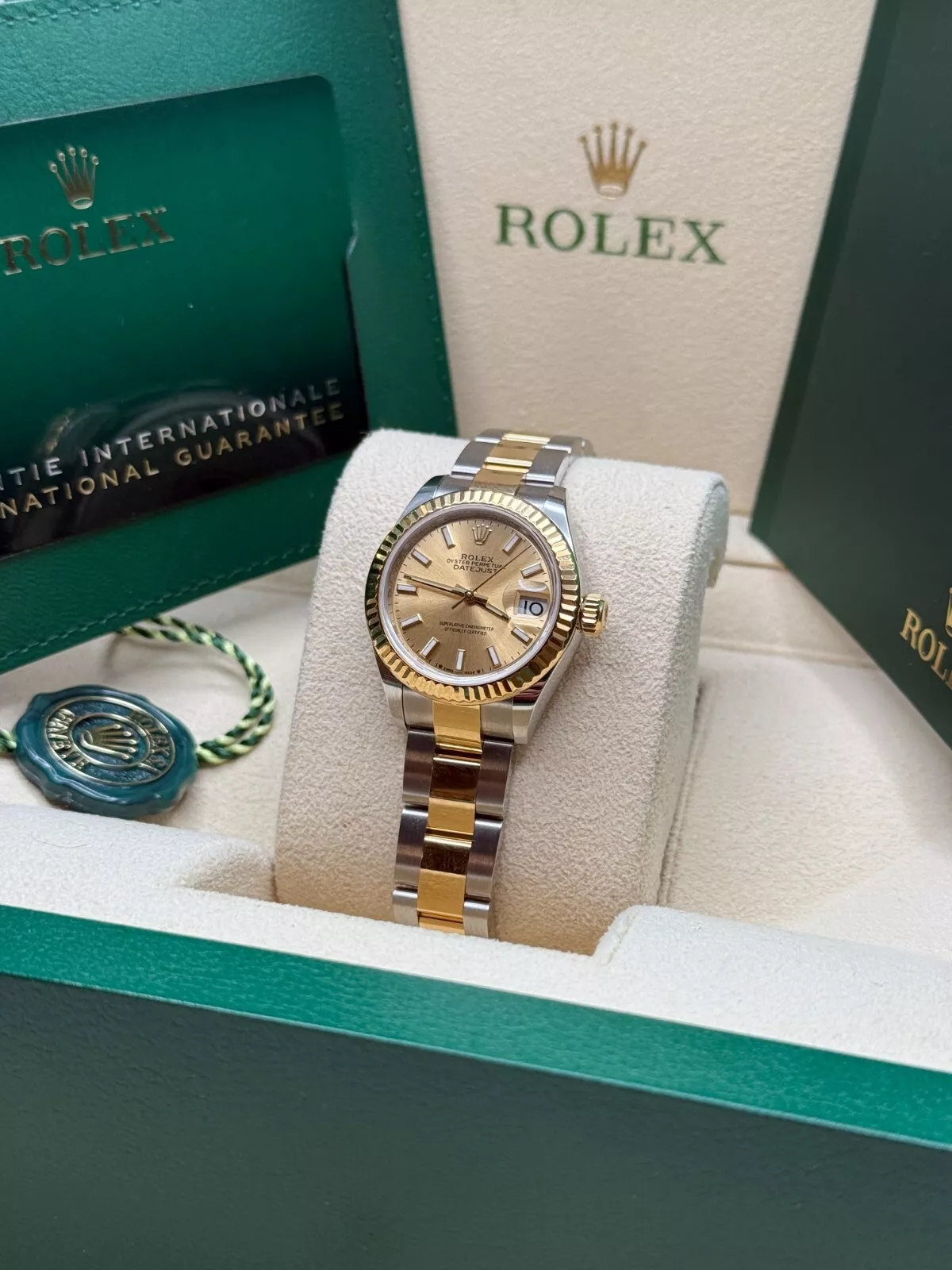 Rolex Lady-Datejust 28mm 279173 Champagne Index Dial Oyster Bracelet
