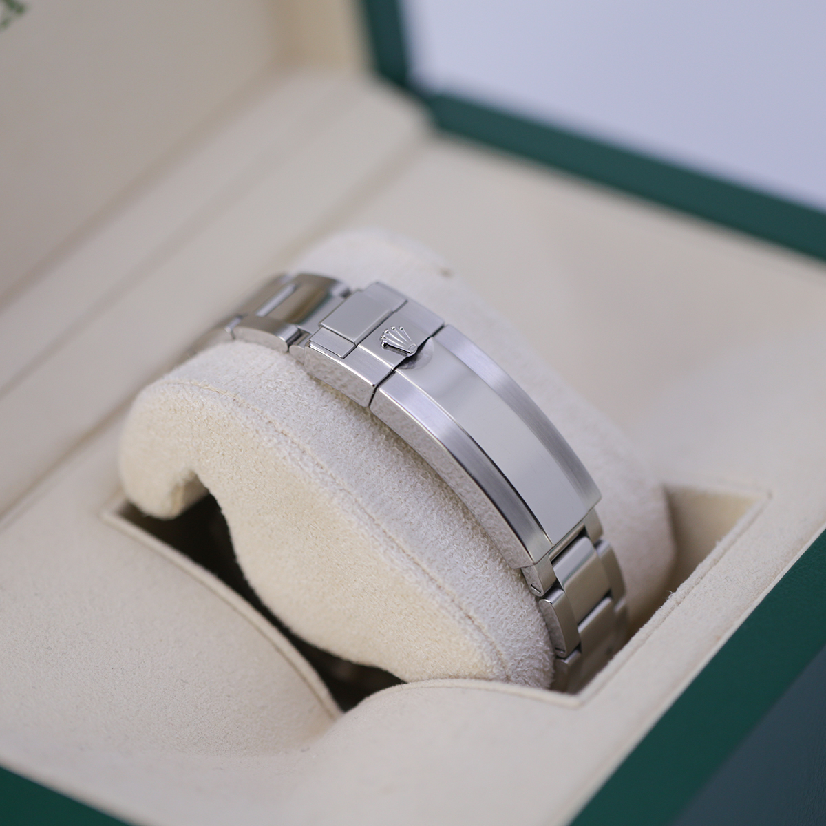 Rolex Submariner 40mm 116610LN Oyster Perpetual Date Aftermarket Dial, Diamond Bezel and Lugs Watch