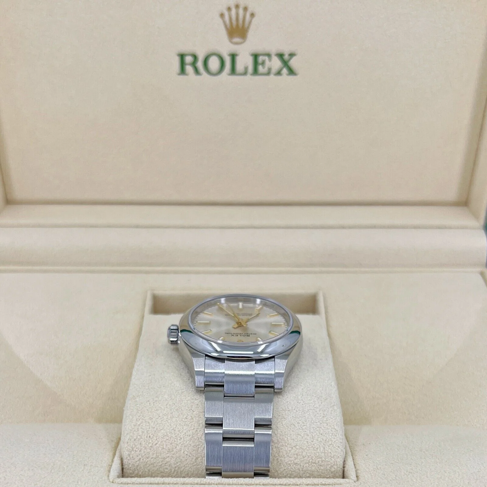 Rolex Oyster Perpetual 31mm 277200-0001 Silver Dial Oyster Bracelet Watch