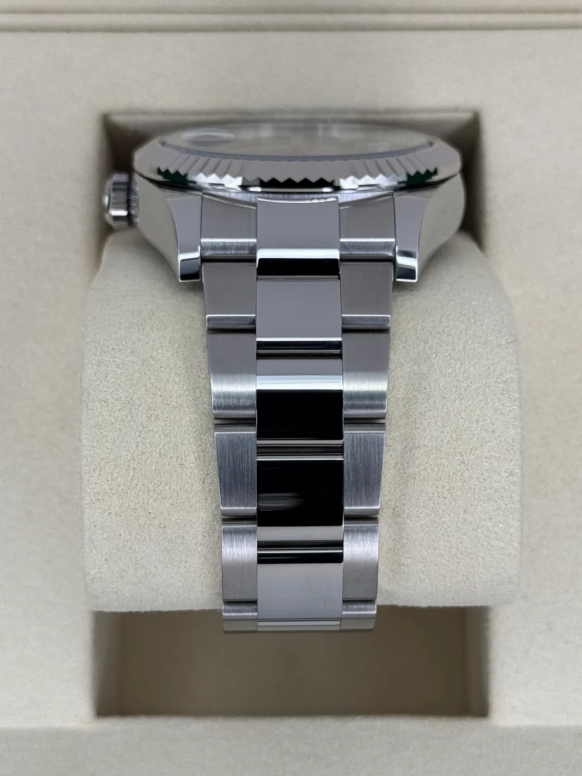 Rolex  Sky-Dweller 42mm 336934-0005 Stainless Steel Blue Dial Jubilee