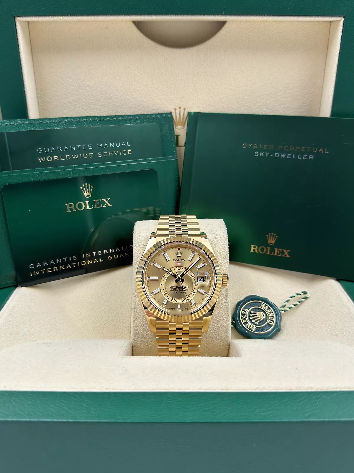 Rolex  Sky-Dweller 42mm 336938-0004 Yellow Gold Champagne Dial Jubilee