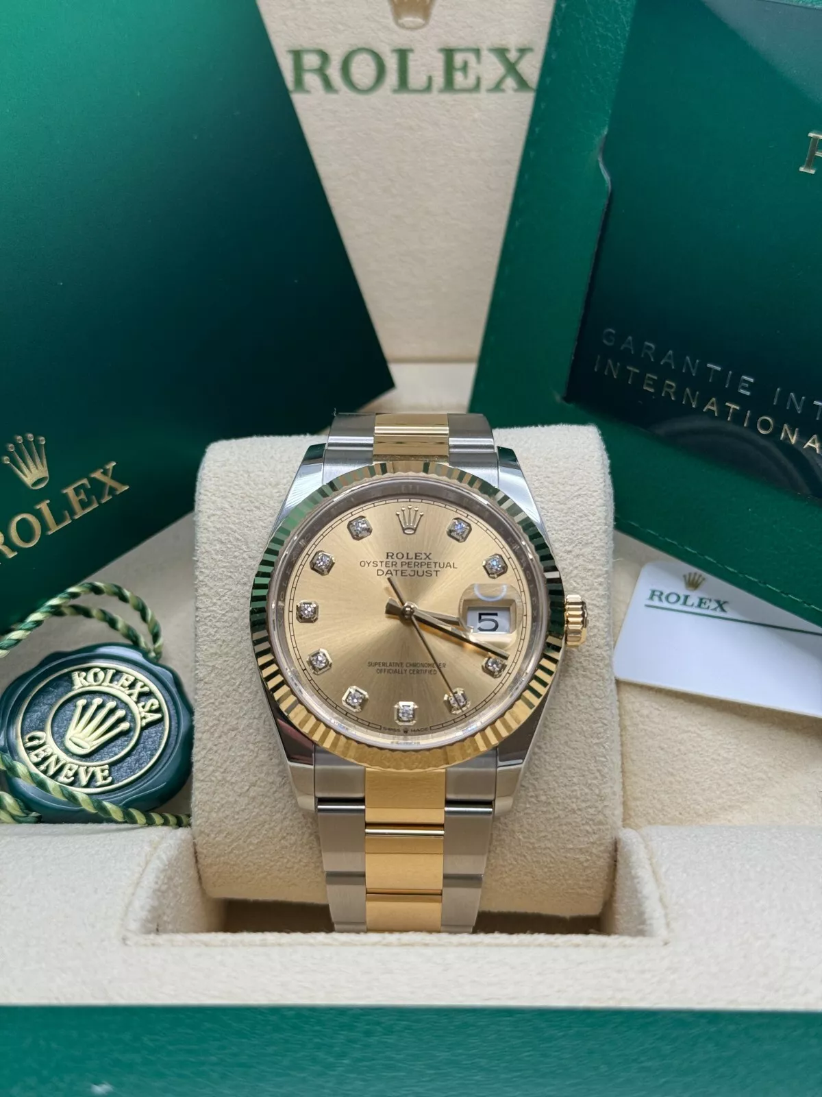 Rolex  Datejust 36mm 126233 Champagne Dial Jubilee Bracelet Watch