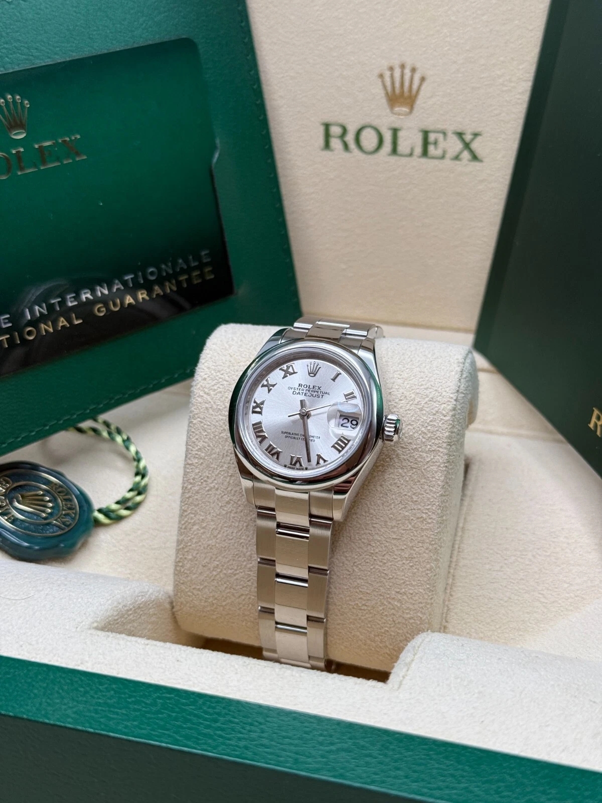 Rolex Lady-Datejust 28mm  m279160 Oyster Perpetual Silver Dial Oyster Bracelet