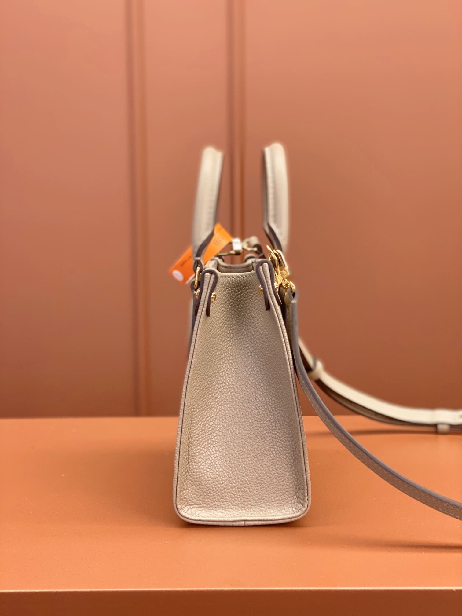 Louis Vuitton OnTheGo BB M47054