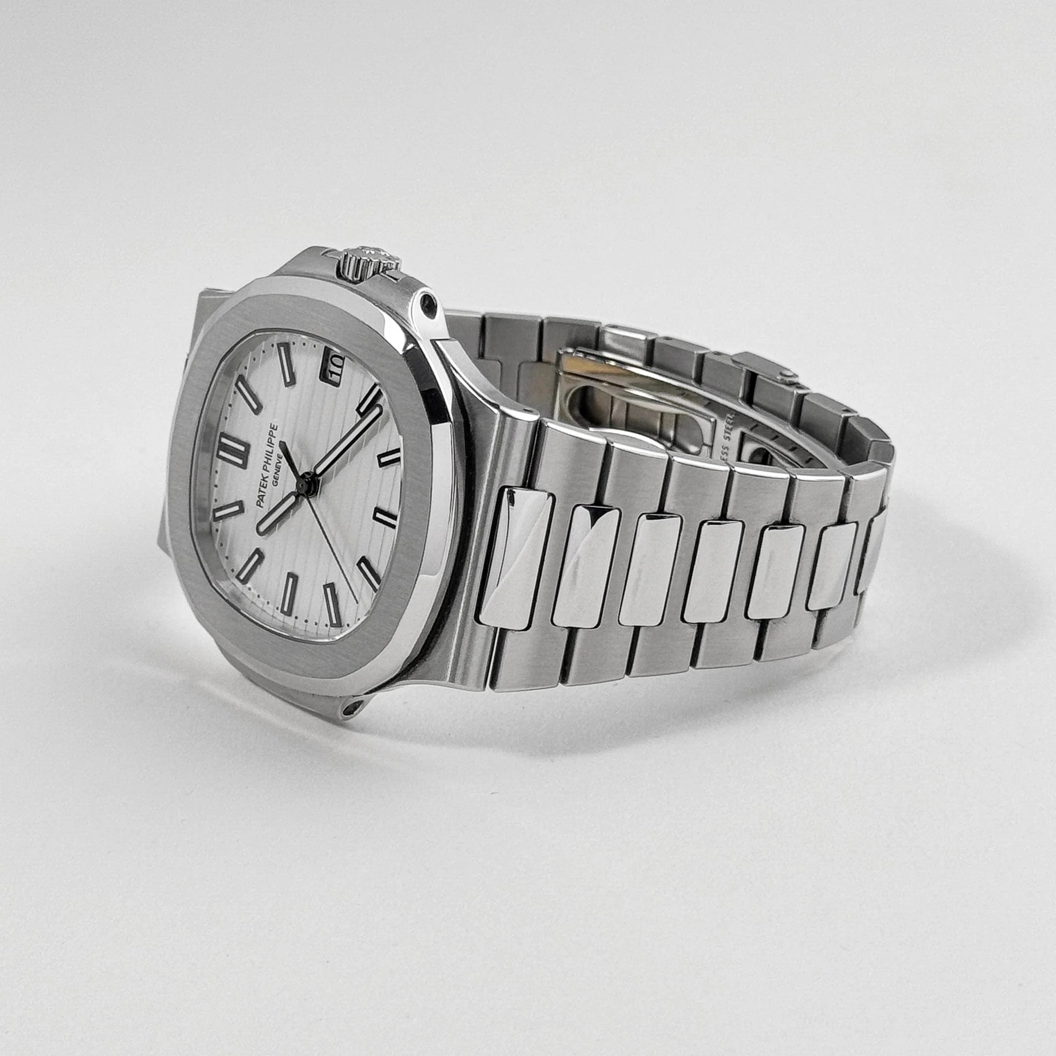 Patek Philippe Nautilus Silvery White Dial Stainless Steel Mens Watch 5711-1A-011