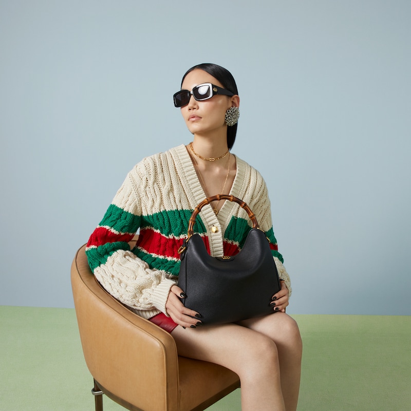 DIANA MEDIUM SHOULDER BAG