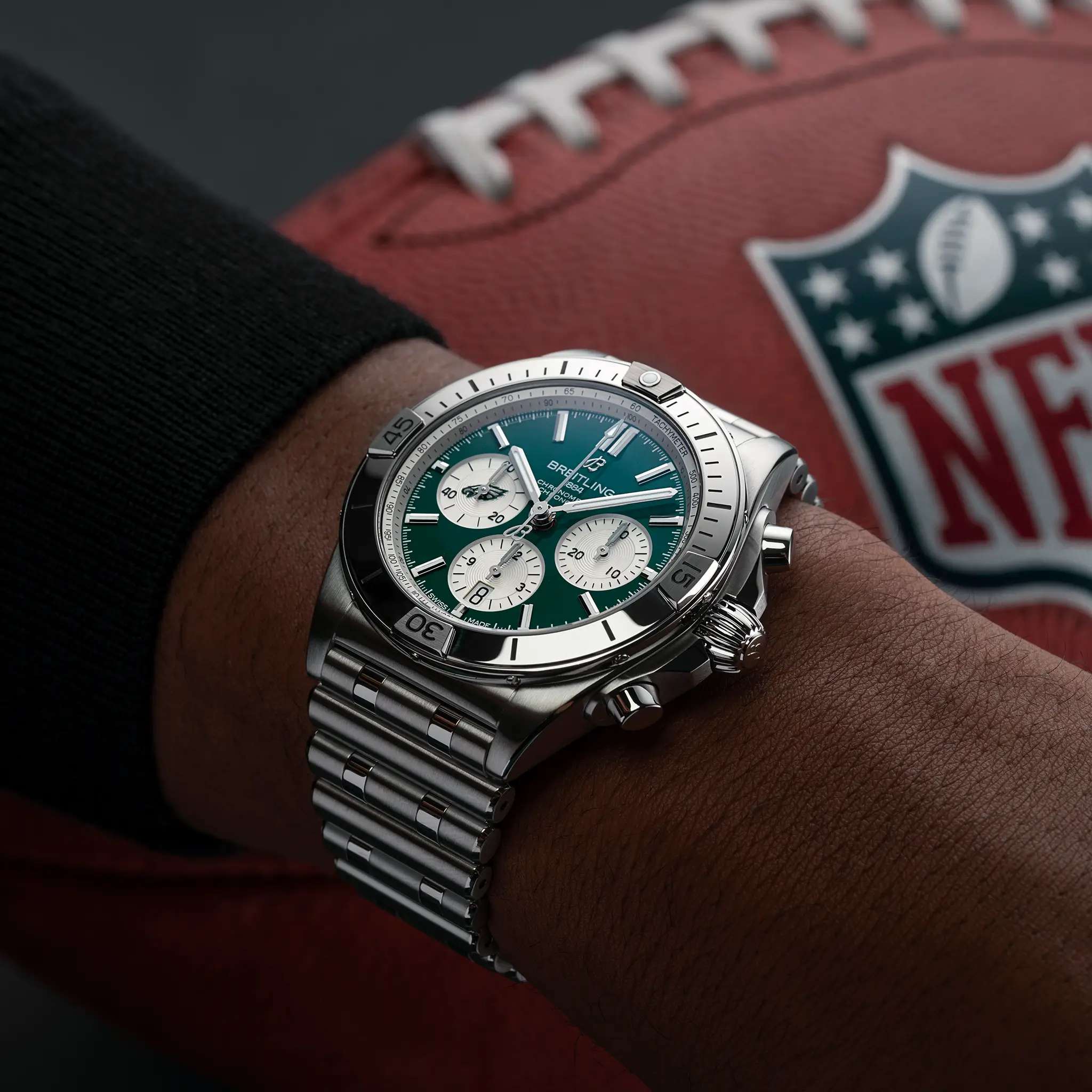 Breitling Chronomat B01 42 NFL Philadelphia Eagles Edition AB01342B1L4A1