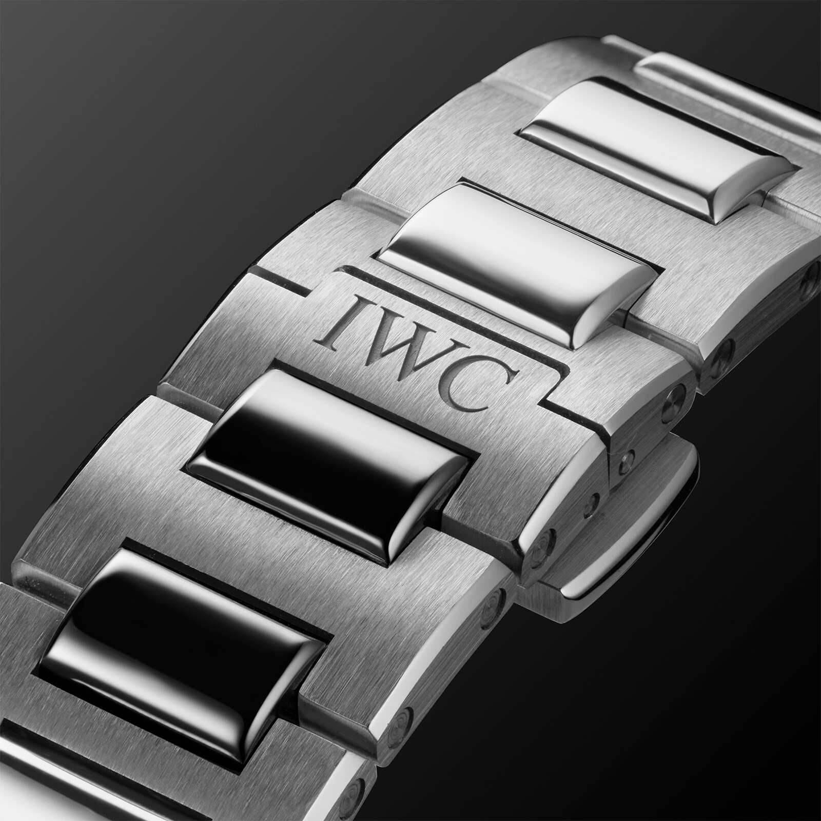 IWC Ingenieur Automatic 40mm Mens Watch Green IW328908
