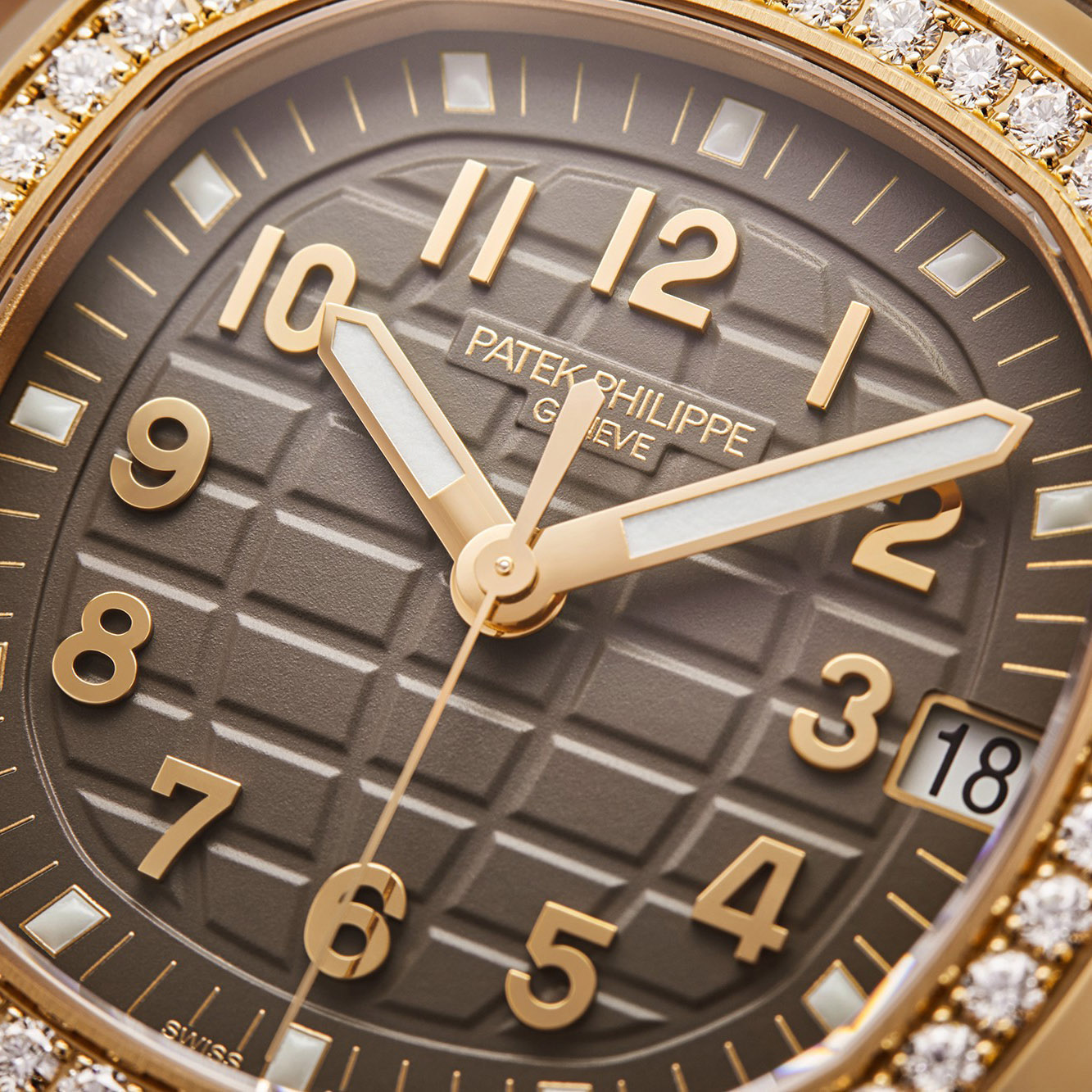 PATEK PHILIPPE  2023  SKU#0006408  AQUANAUT 5268/200R-010 BROWN